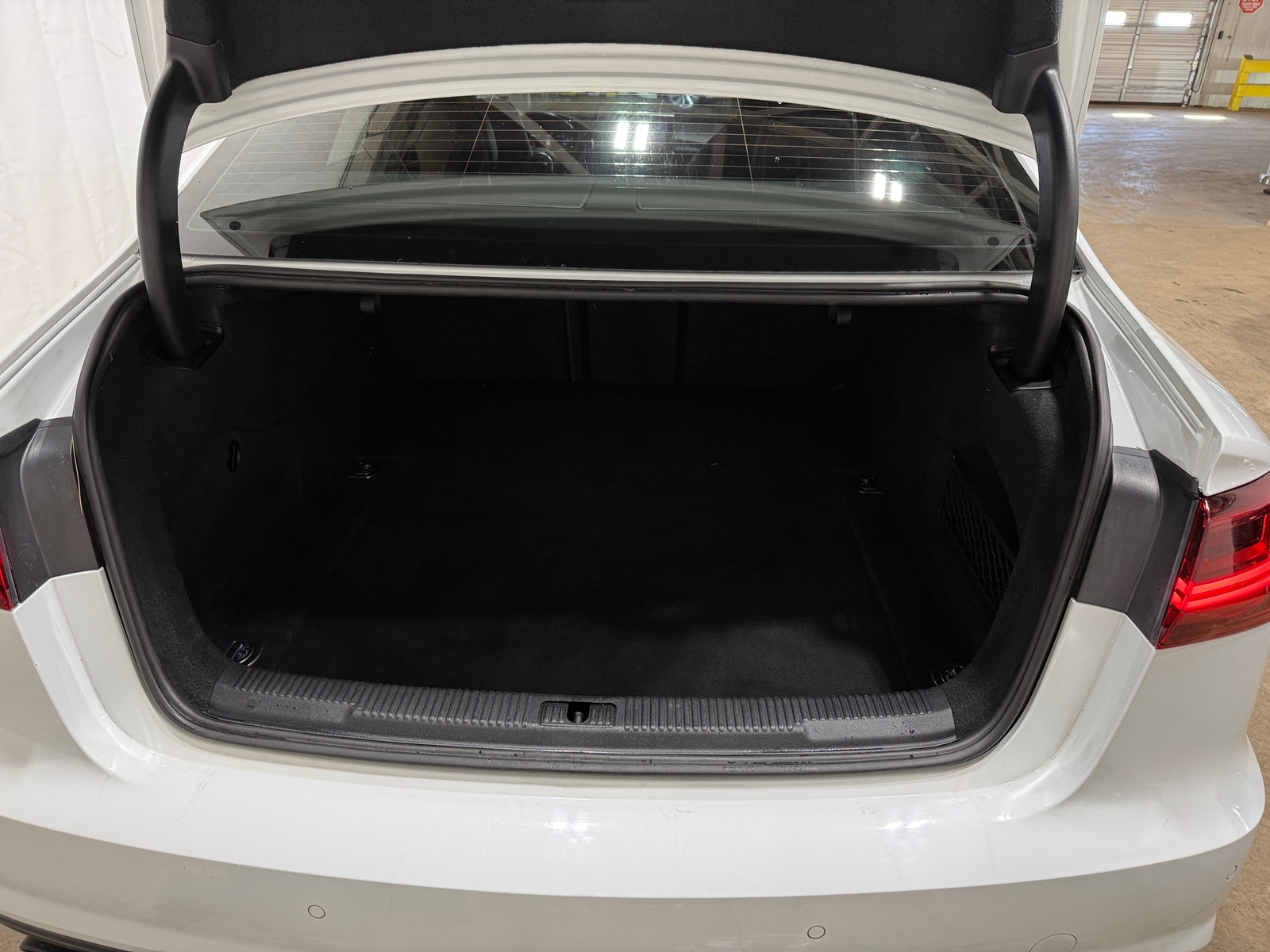 Thumbnail: 2017 Audi S6 - 6