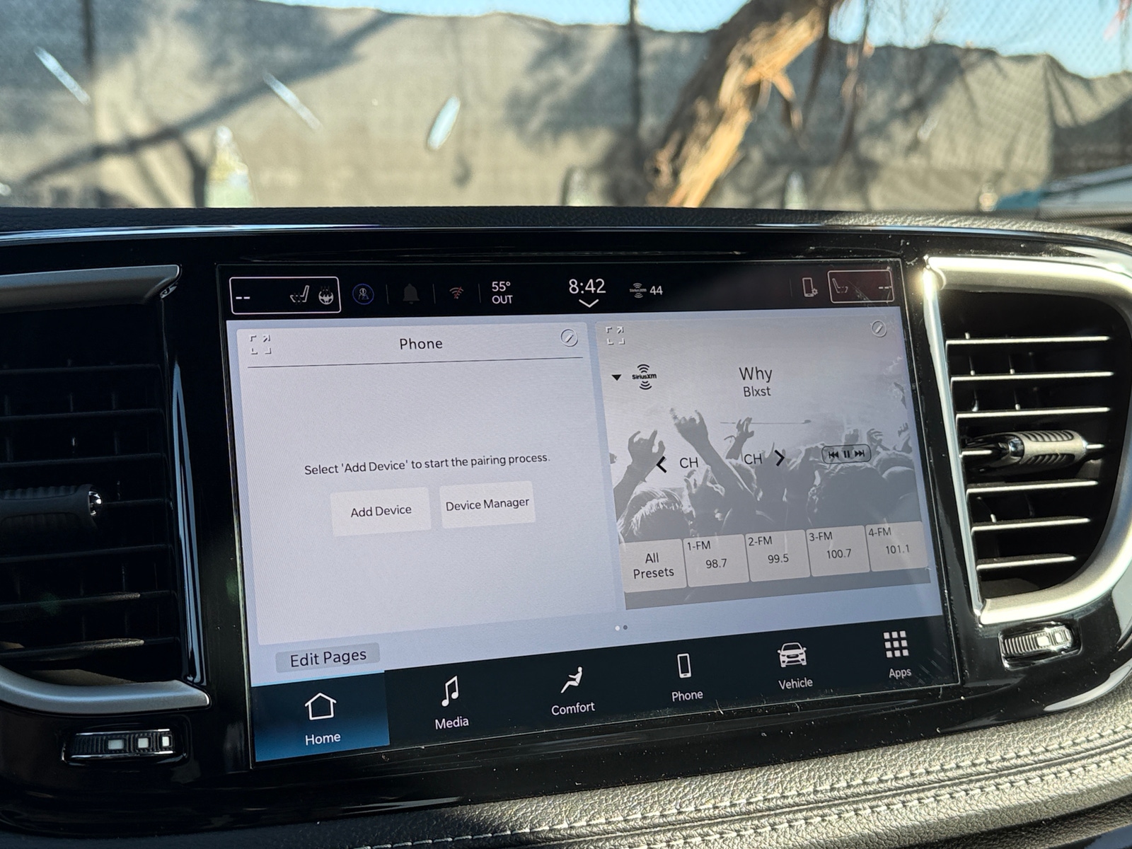 Thumbnail: 2026 Chrysler Pacifica - 3