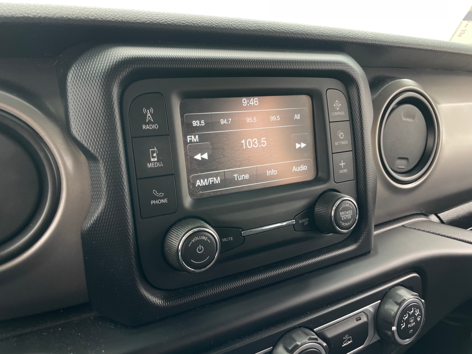 Thumbnail: 2020 Jeep Gladiator - 4