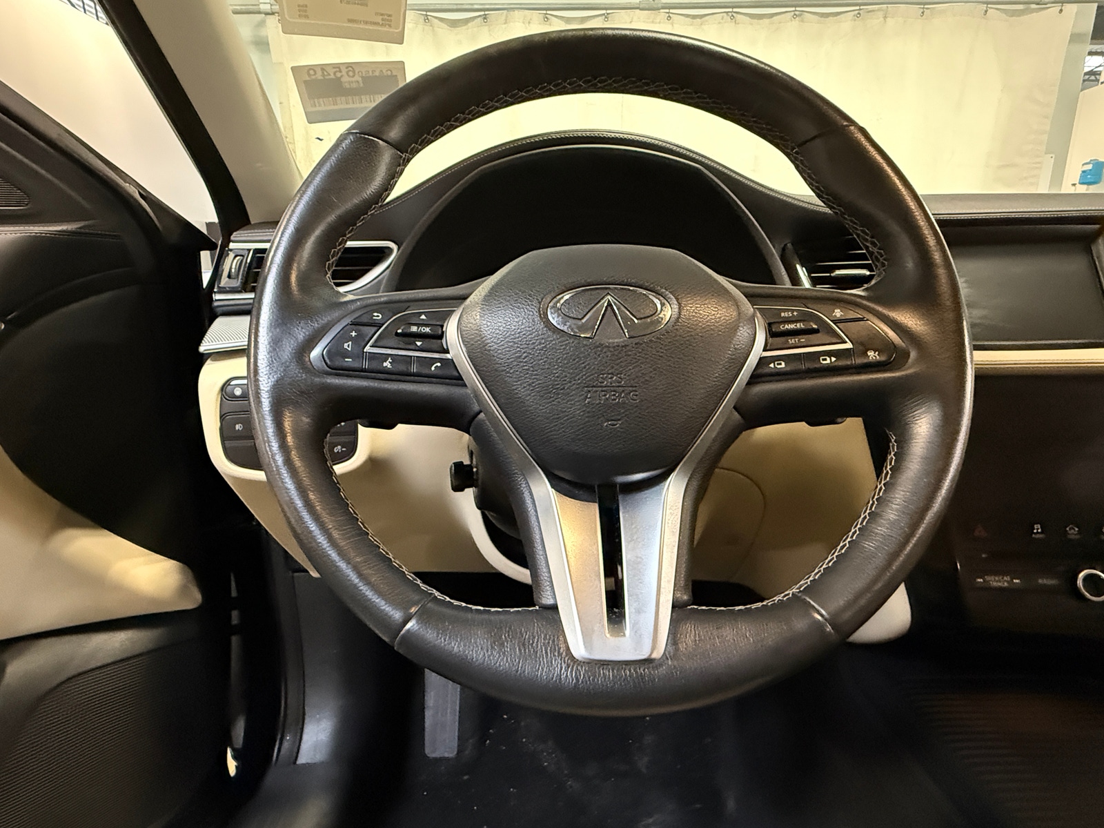 Thumbnail: 2019 INFINITI QX50 - 4