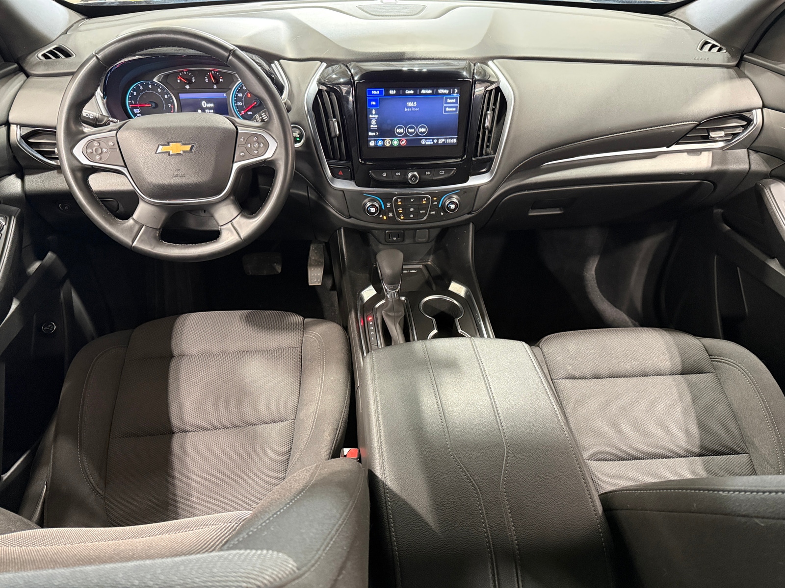 Thumbnail: 2023 Chevrolet Traverse - 3