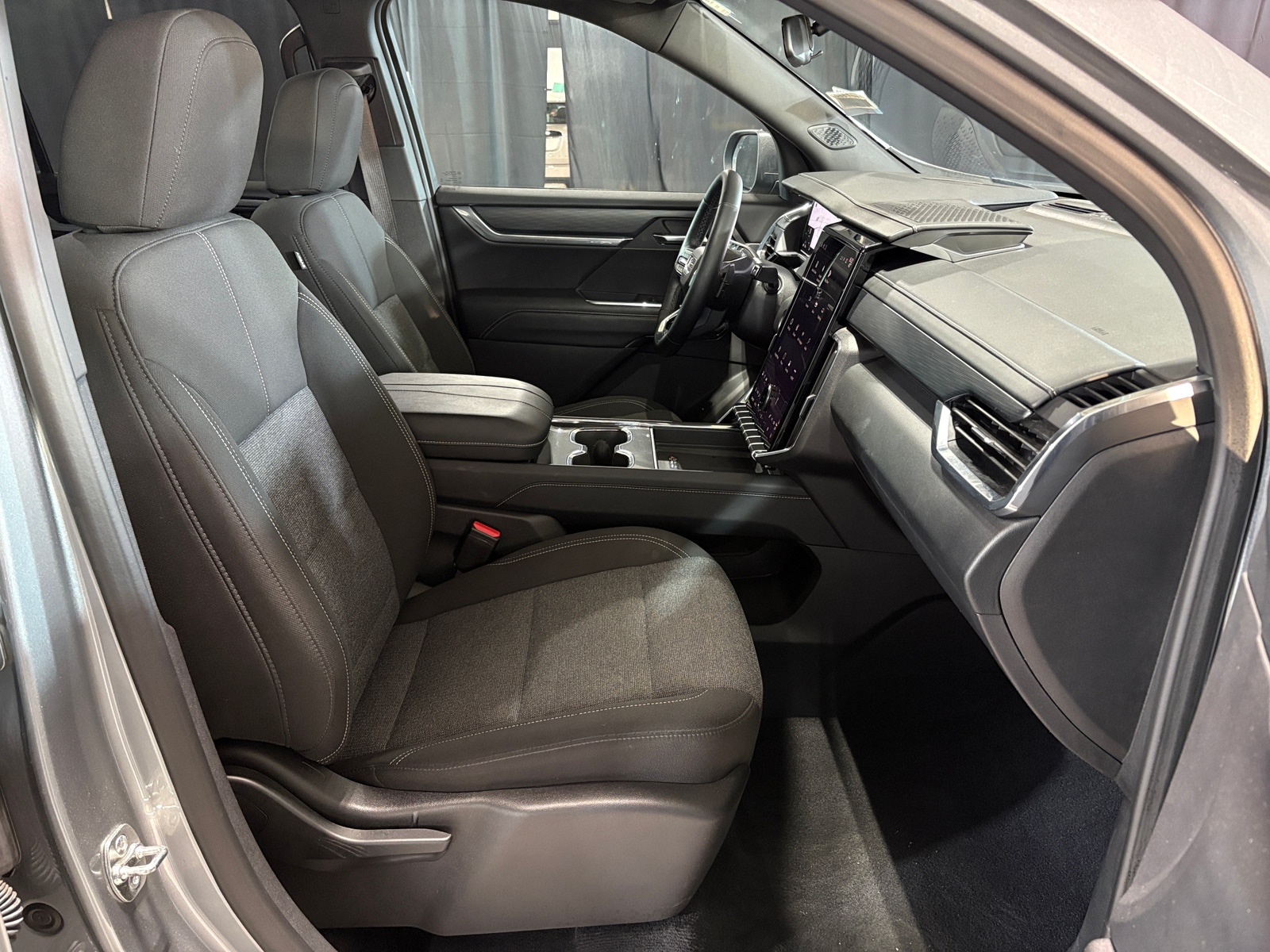 Thumbnail: 2025 GMC Acadia - 2