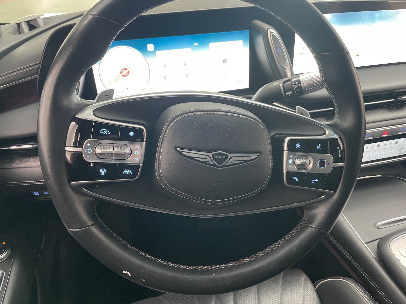 Thumbnail: 2023 Genesis G90 - 4