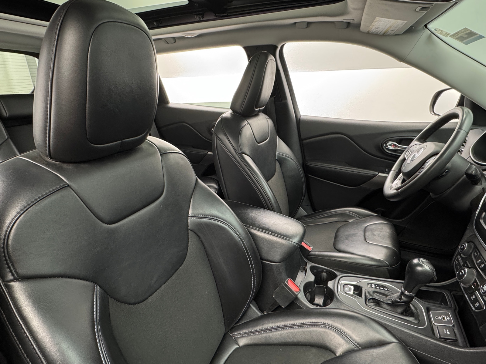 Thumbnail: 2020 Jeep Cherokee - 2