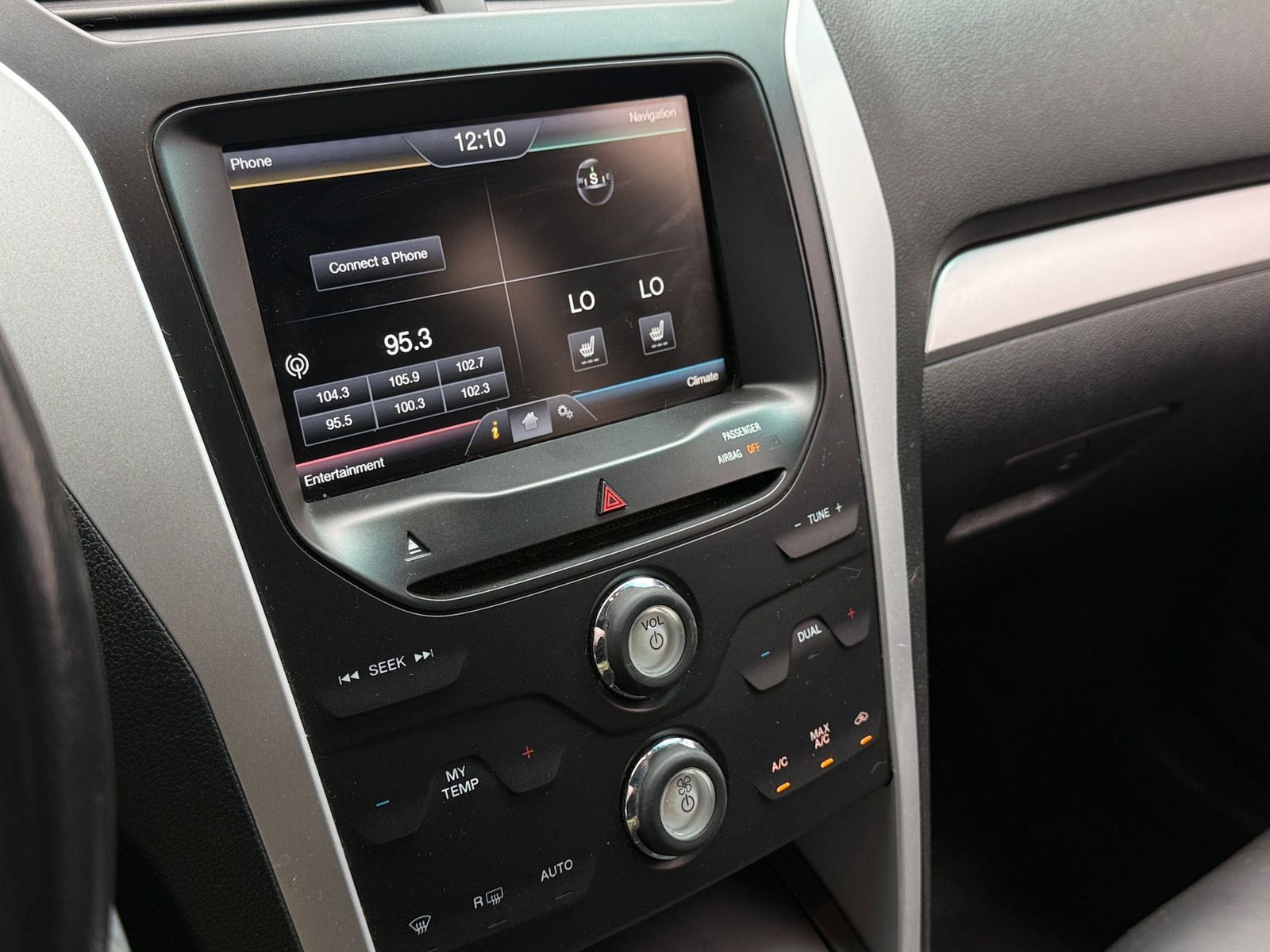 Thumbnail: 2015 Ford Explorer - 4