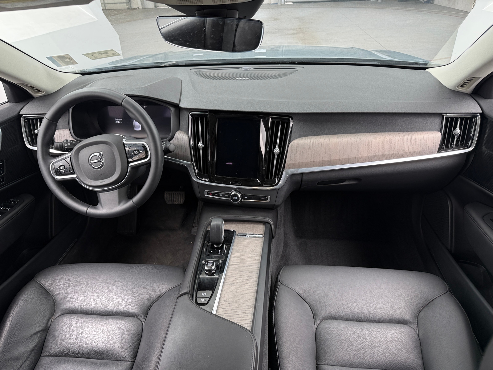 Thumbnail: 2023 Volvo S90 - 2