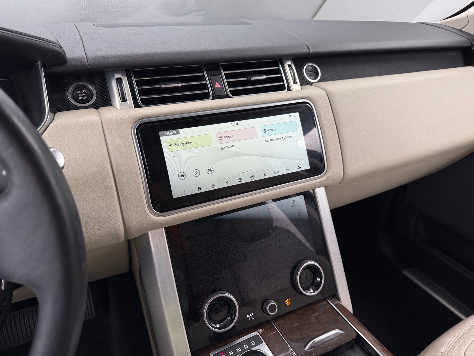 Thumbnail: 2021 Land Rover Range Rover - 4