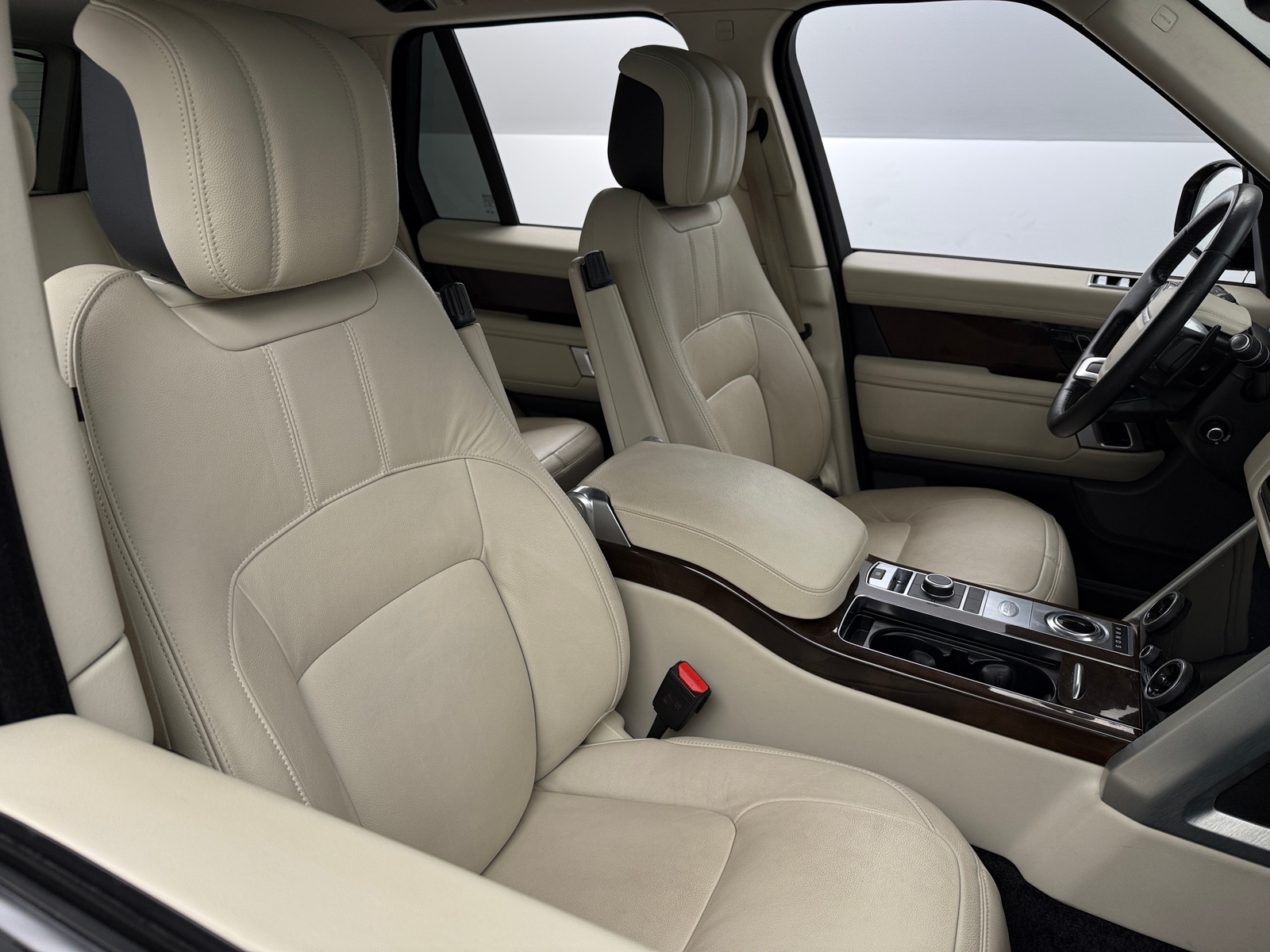 Thumbnail: 2021 Land Rover Range Rover - 2