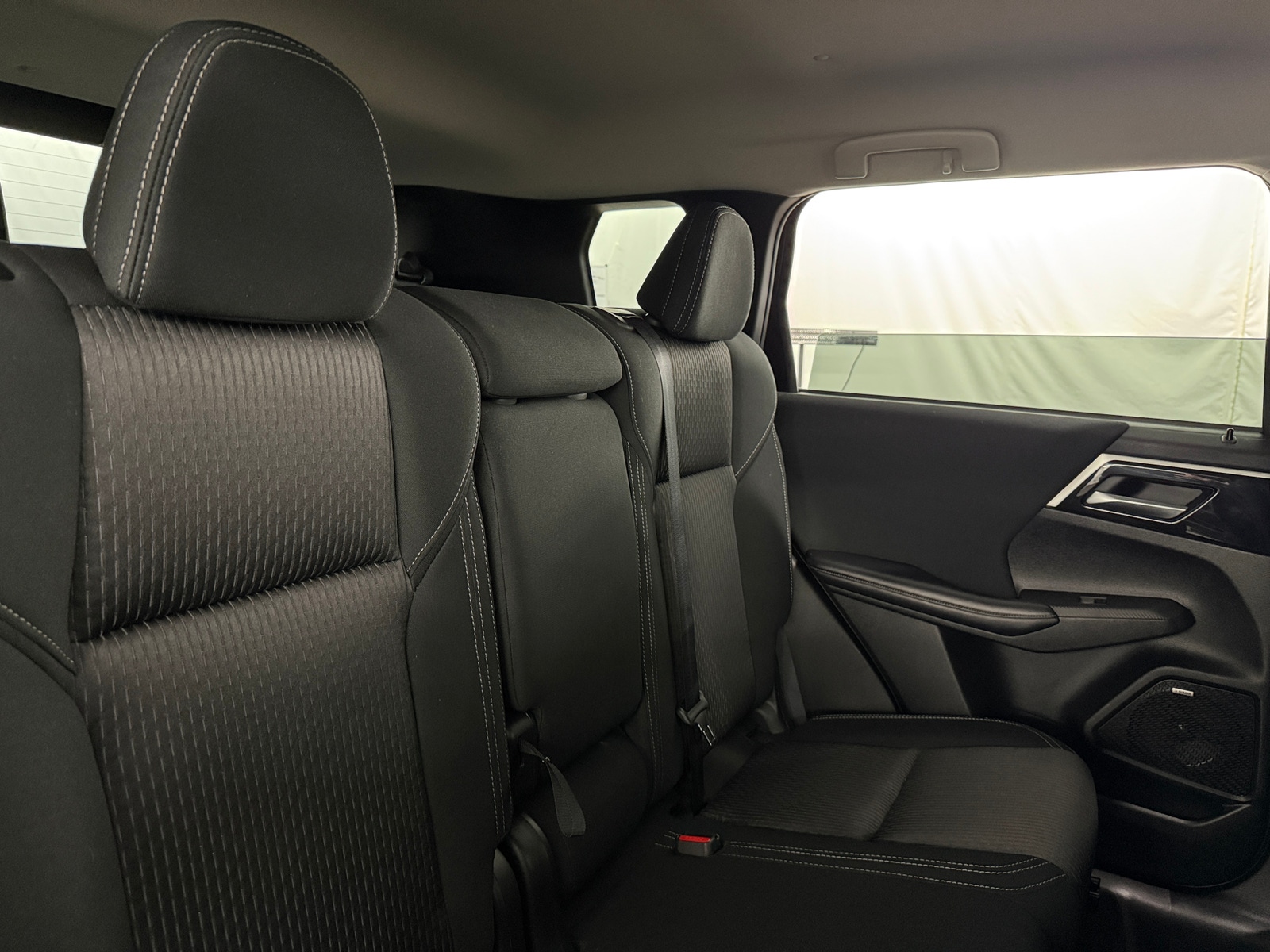 Thumbnail: 2025 Mitsubishi Outlander - 6