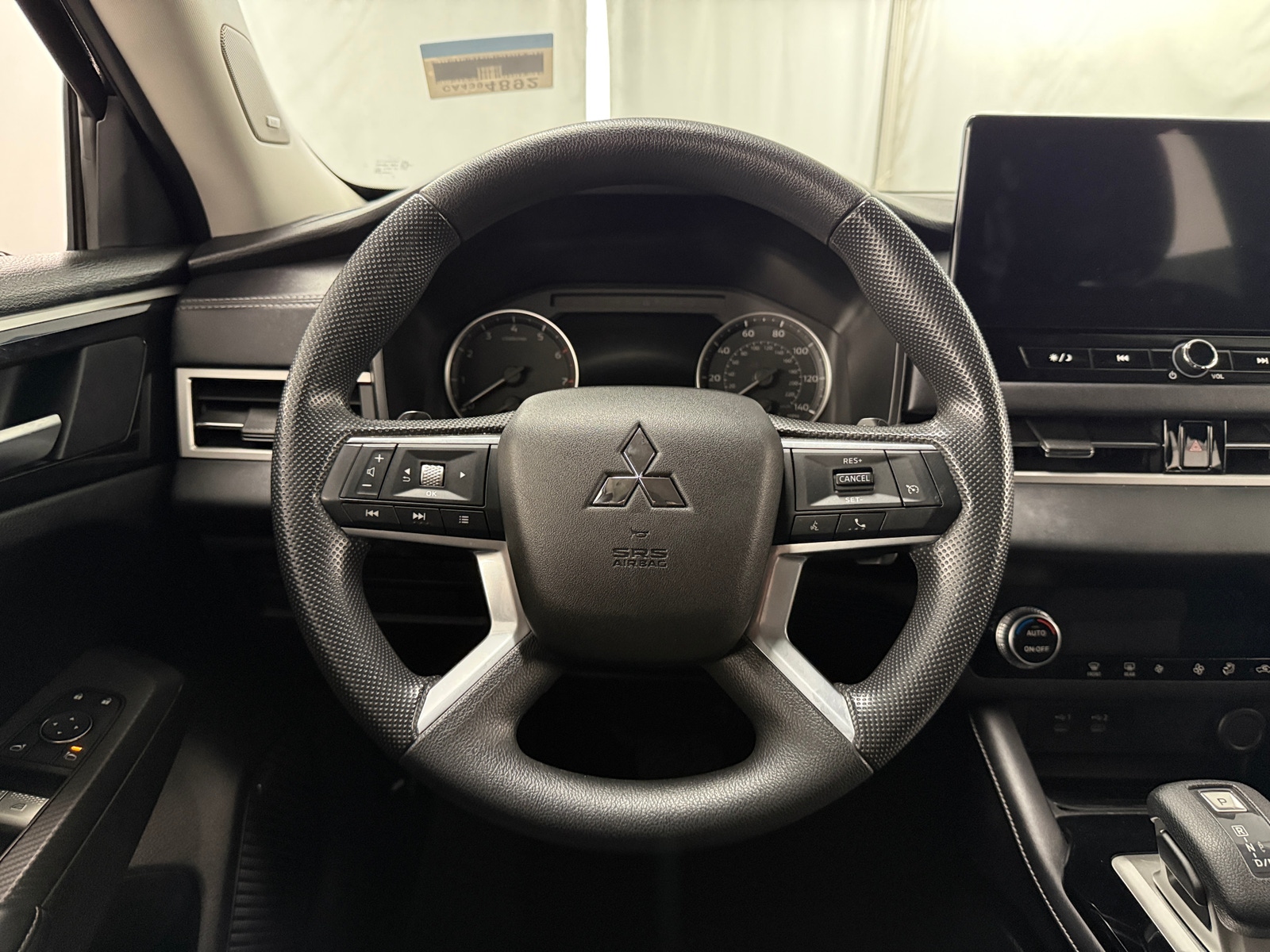 Thumbnail: 2025 Mitsubishi Outlander - 5