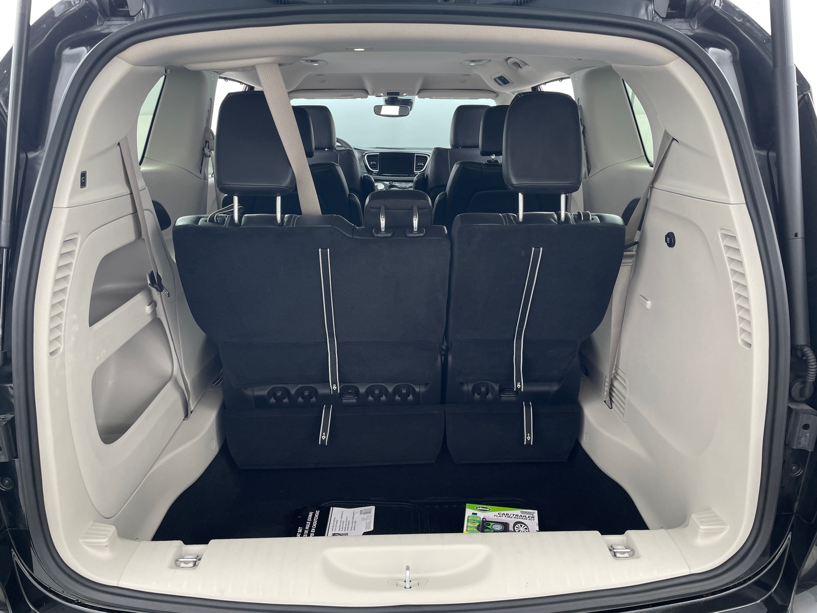 Thumbnail: 2022 Chrysler Pacifica - 6