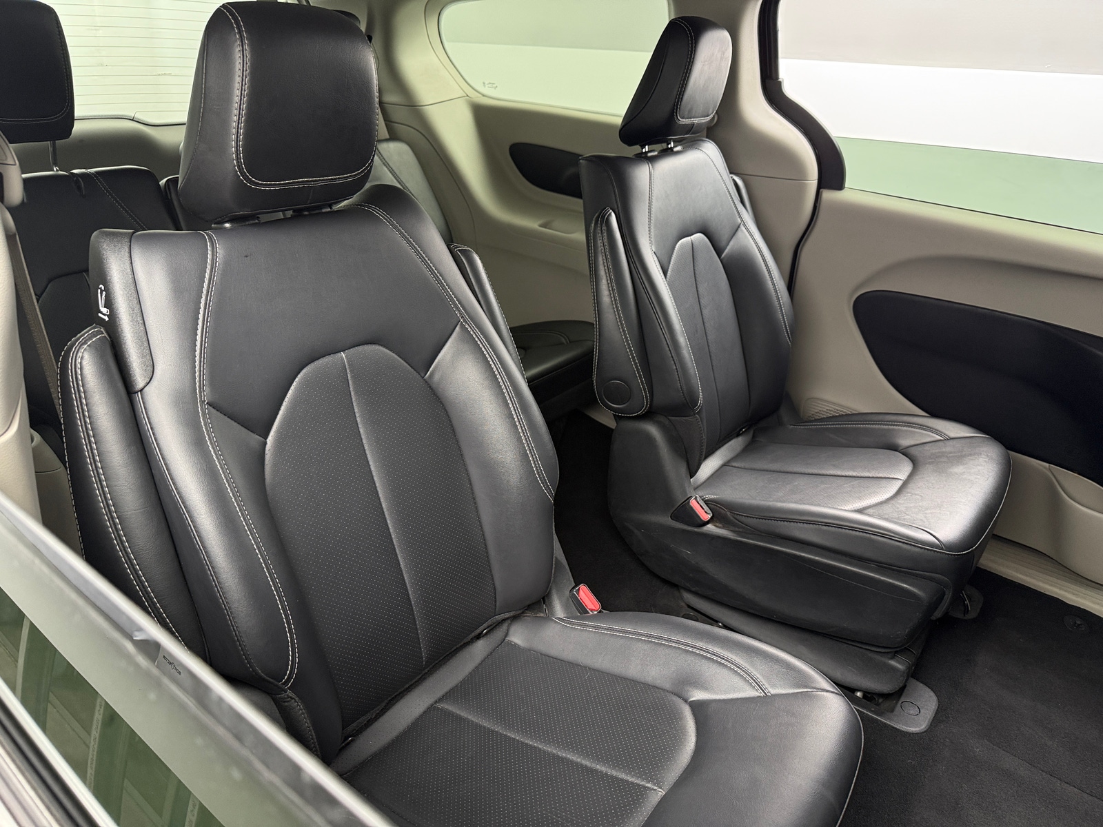 Thumbnail: 2024 Chrysler Pacifica - 5