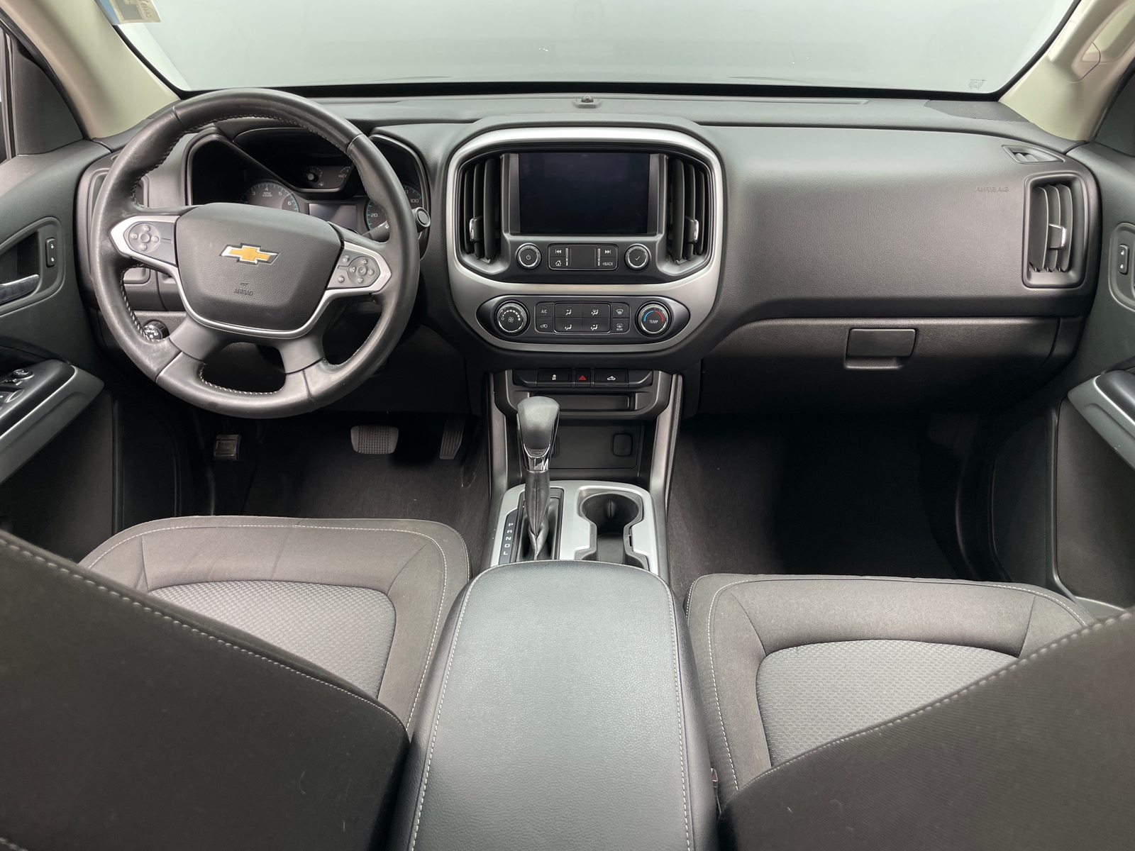 Thumbnail: 2022 Chevrolet Colorado - 3