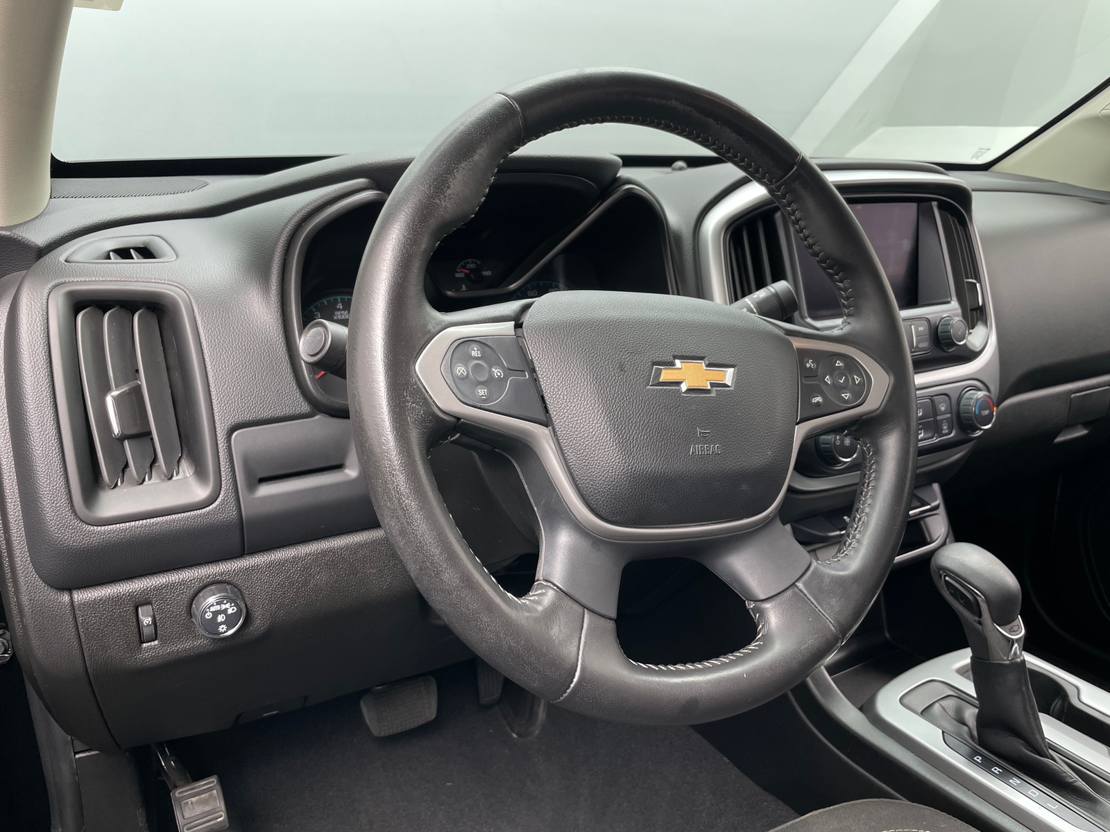 Thumbnail: 2022 Chevrolet Colorado - 5