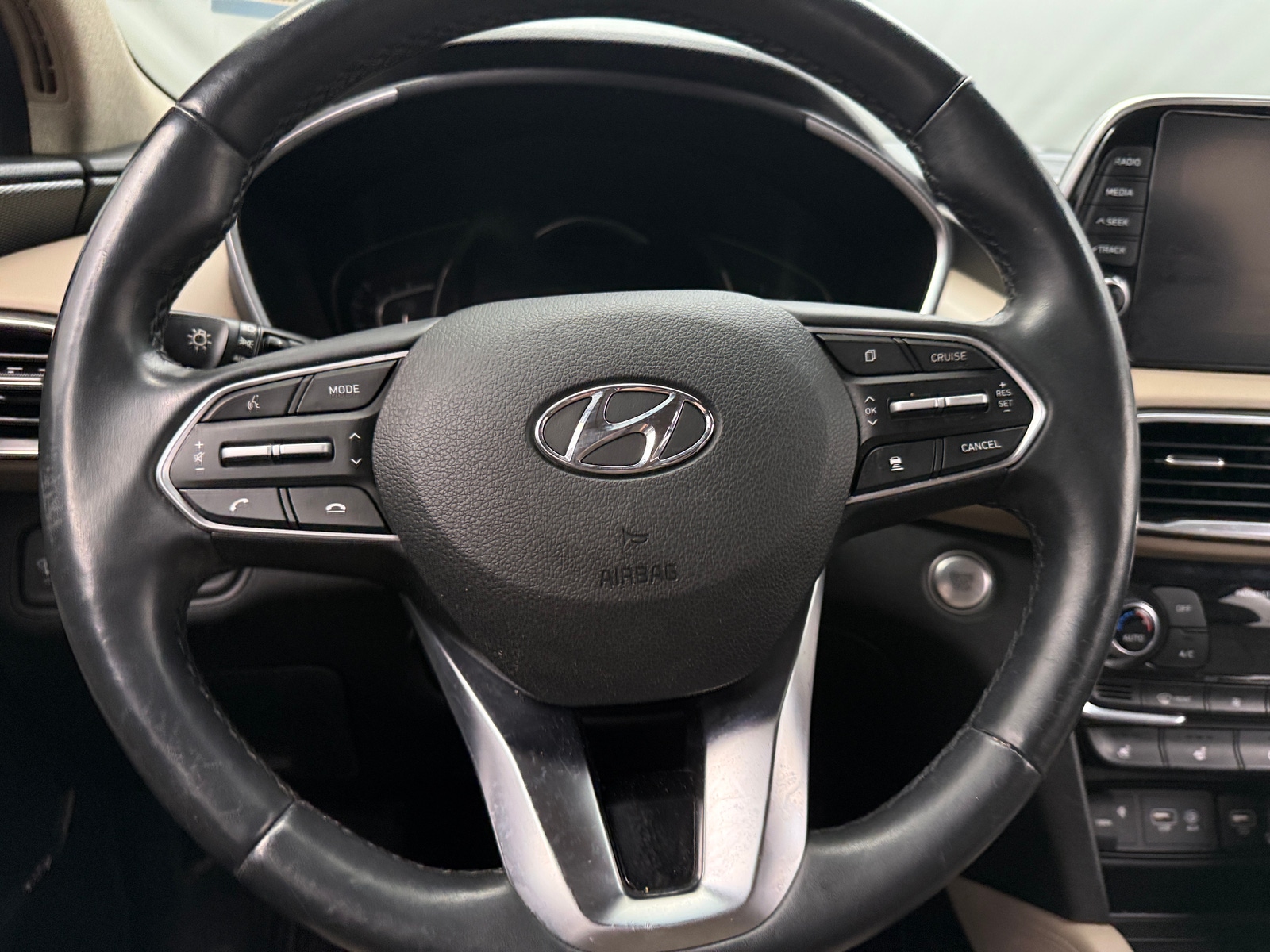 Thumbnail: 2020 Hyundai Santa Fe - 4