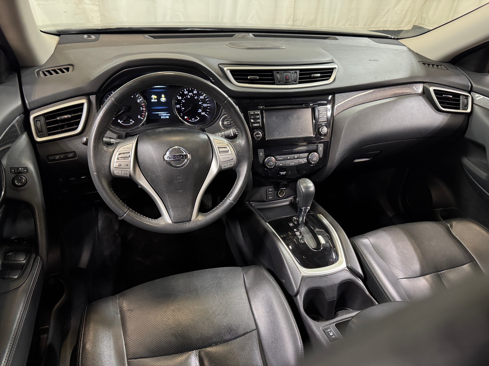 Thumbnail: 2016 Nissan Rogue - 2