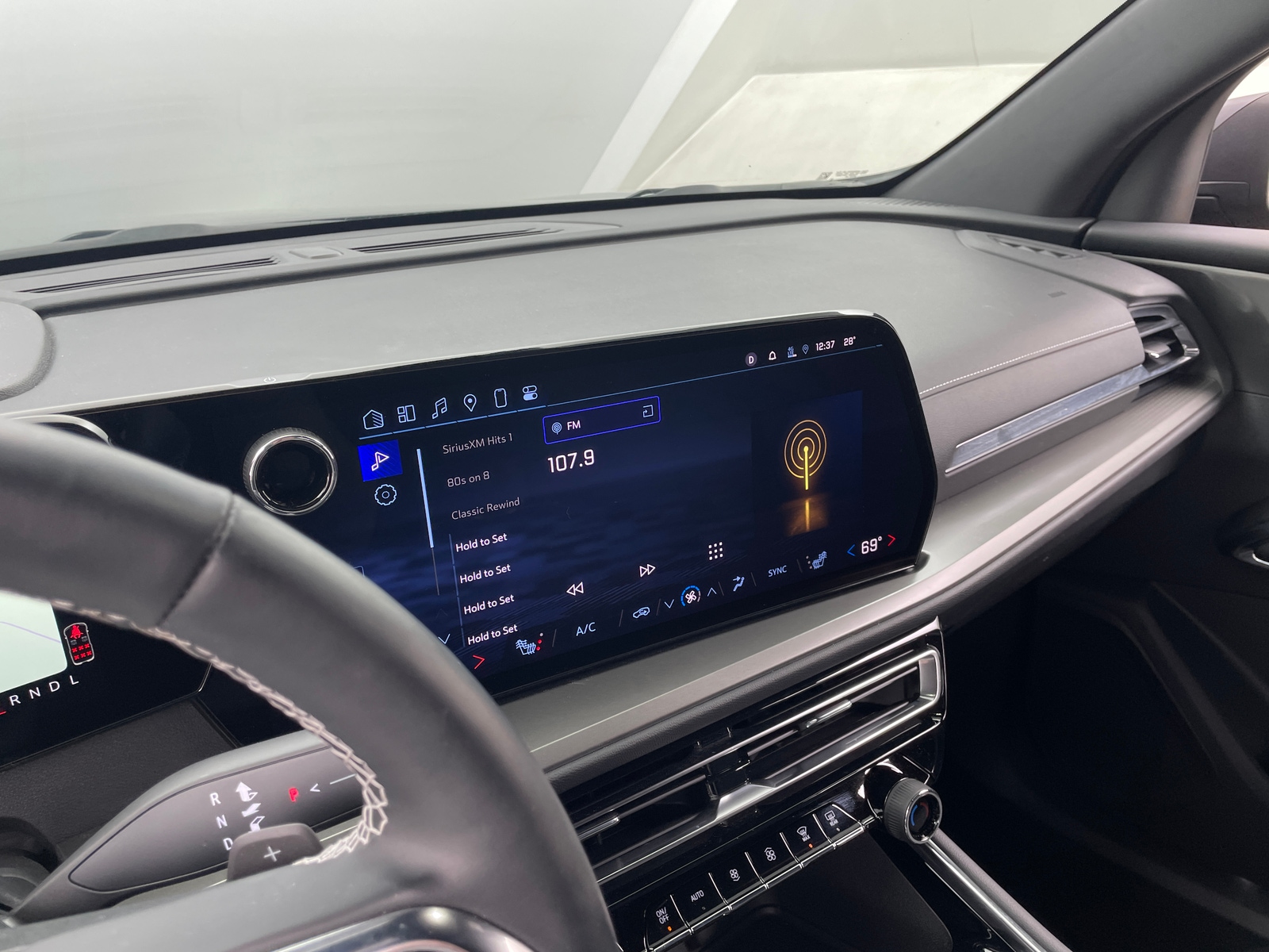 Thumbnail: 2024 Chevrolet Traverse - 4