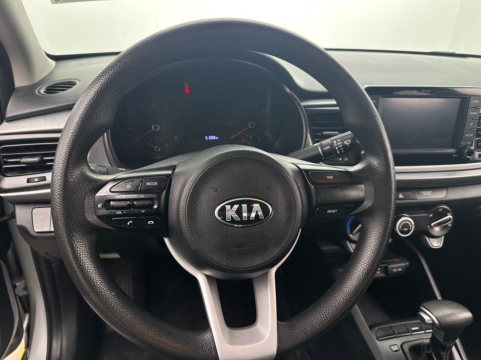 Thumbnail: 2020 Kia Rio - 5