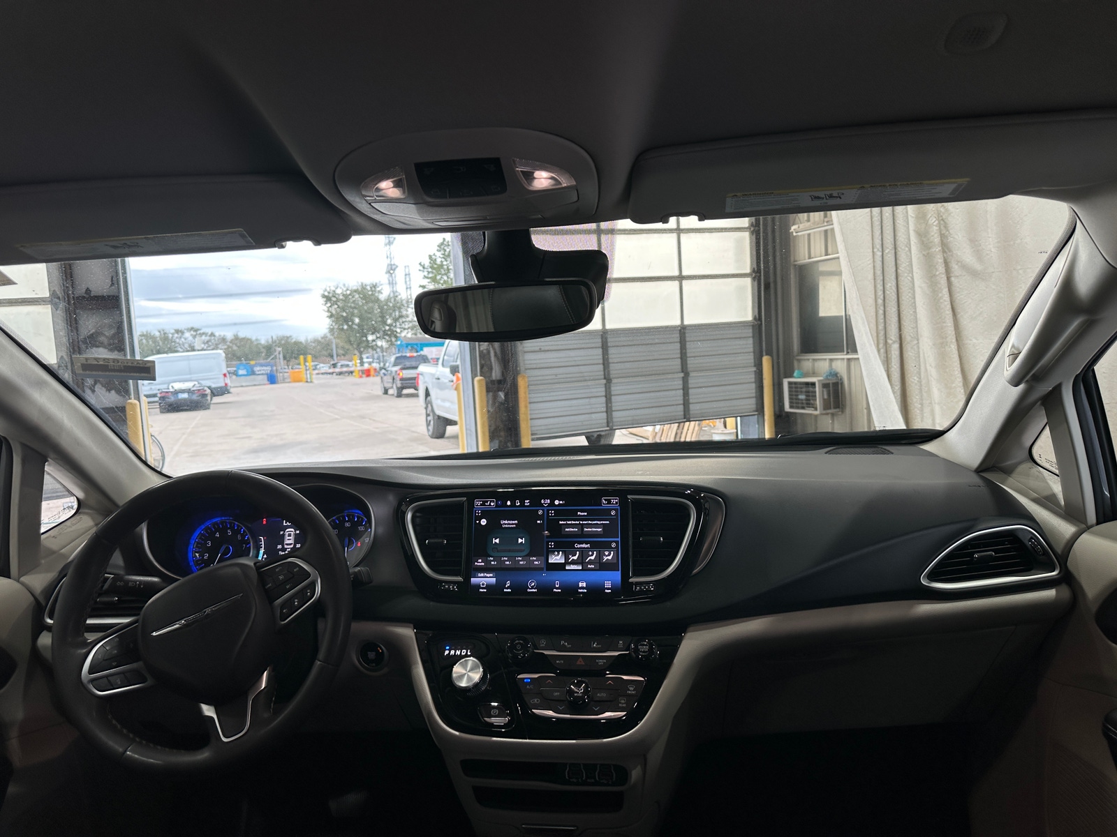 Thumbnail: 2023 Chrysler Pacifica - 2