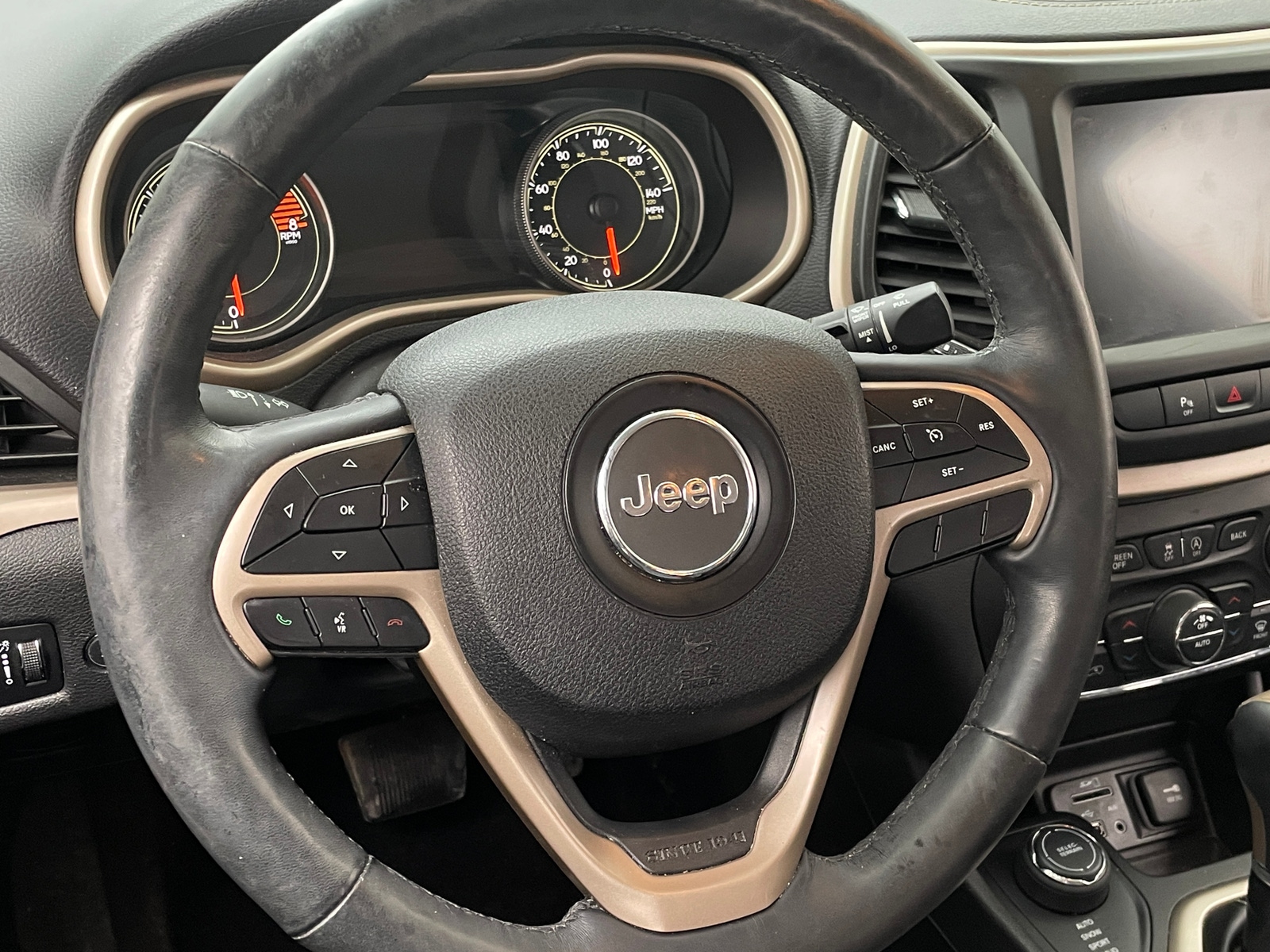 Thumbnail: 2018 Jeep Cherokee - 4