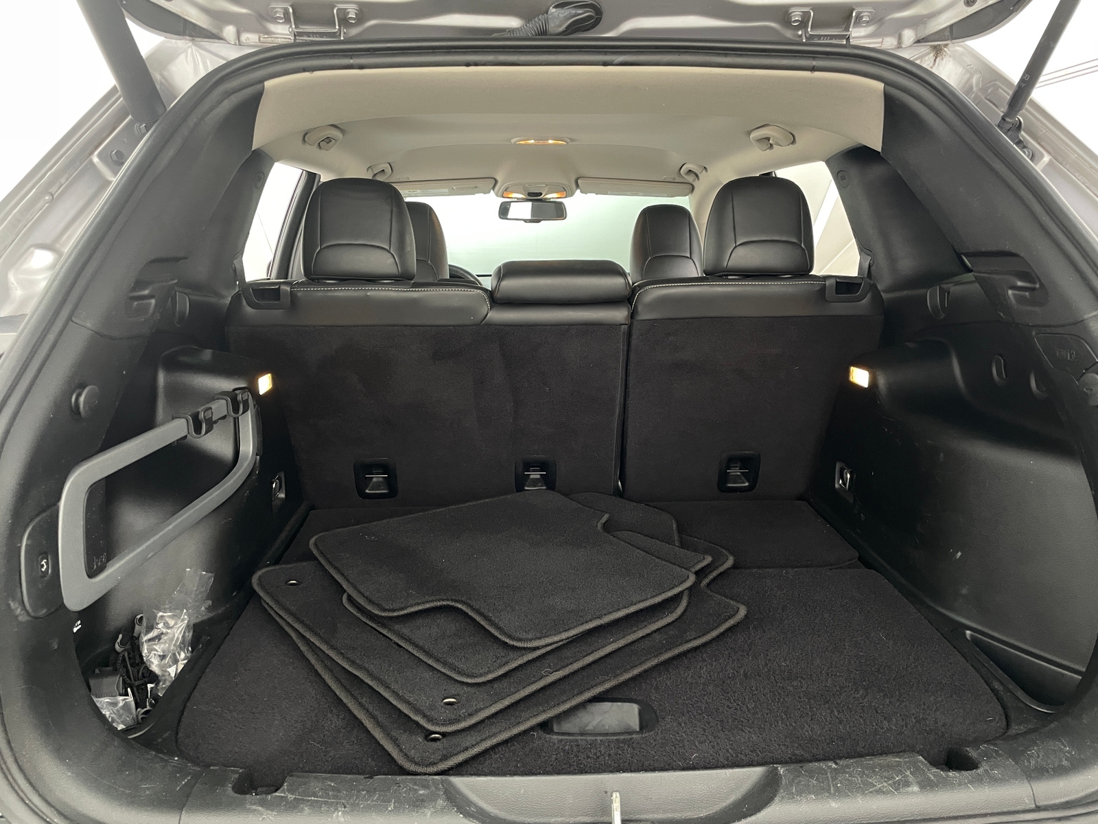 Thumbnail: 2018 Jeep Cherokee - 6