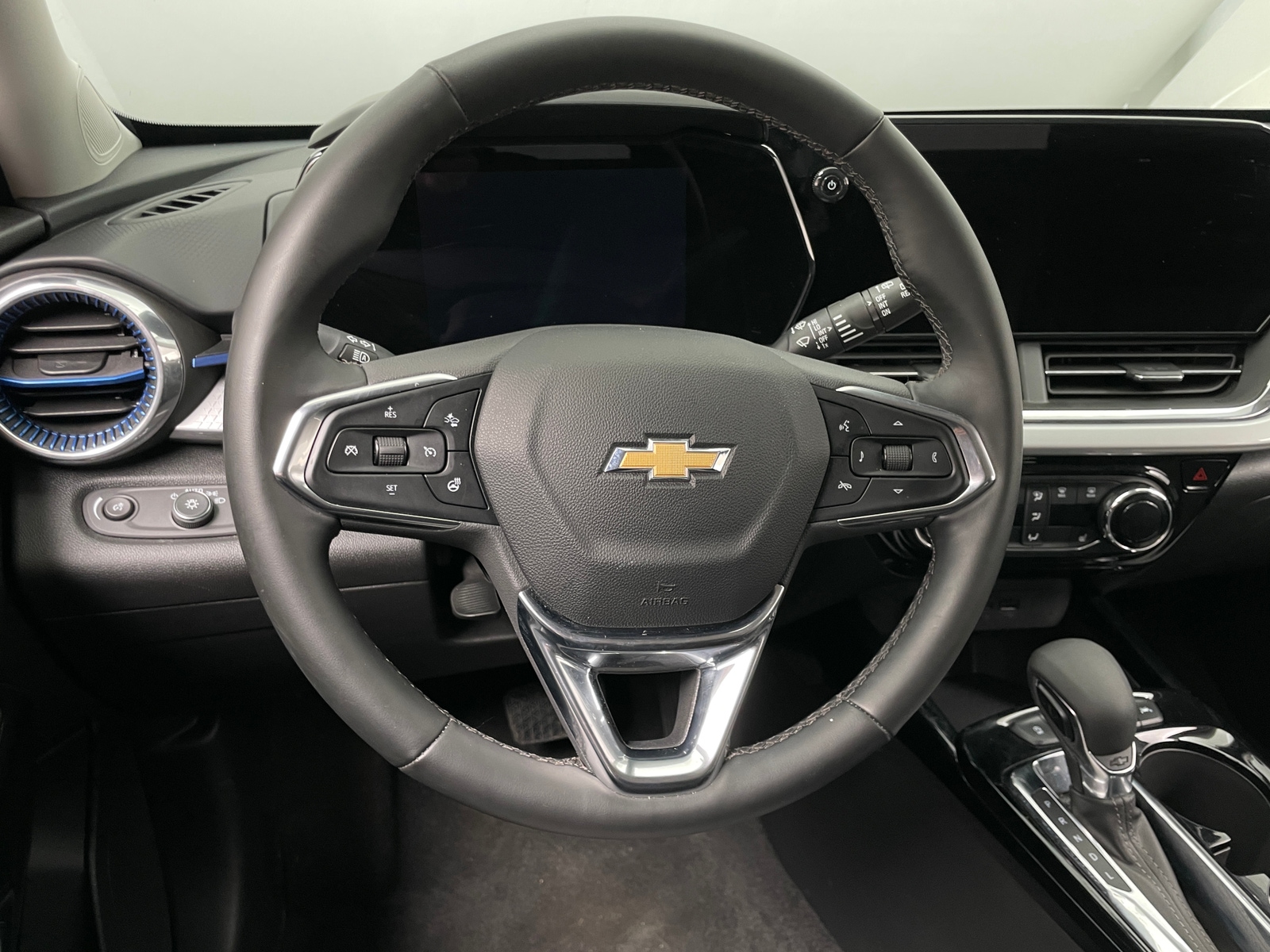 Thumbnail: 2025 Chevrolet Trax - 5