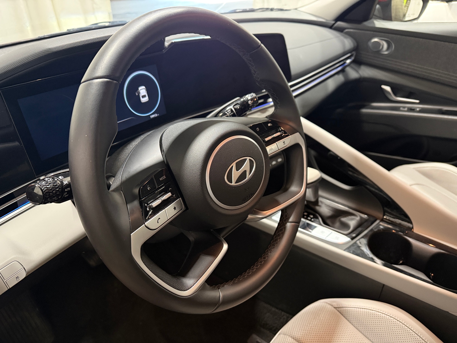 Thumbnail: 2025 Hyundai Elantra - 4