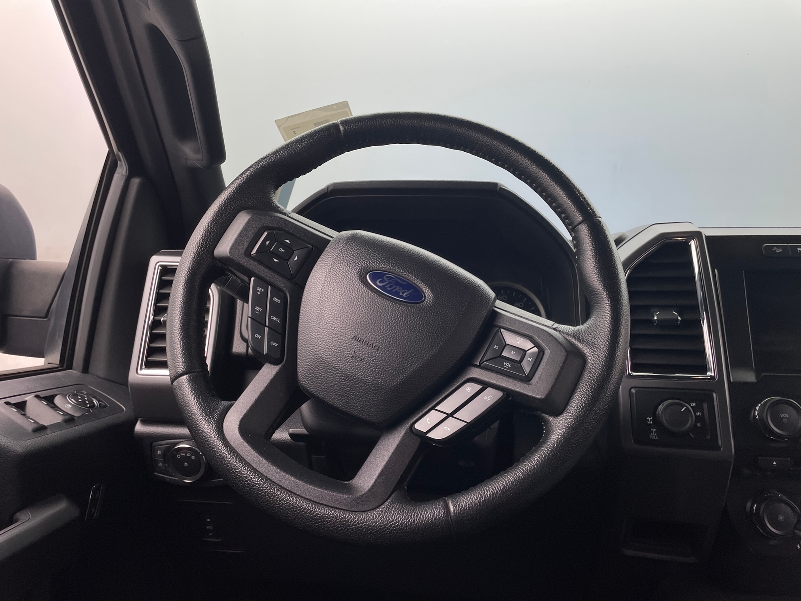 Thumbnail: 2015 Ford Econoline - 5