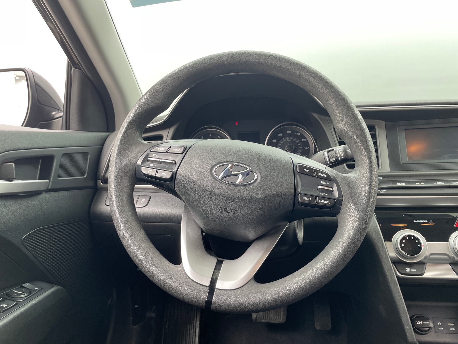 Thumbnail: 2019 Hyundai Elantra - 5