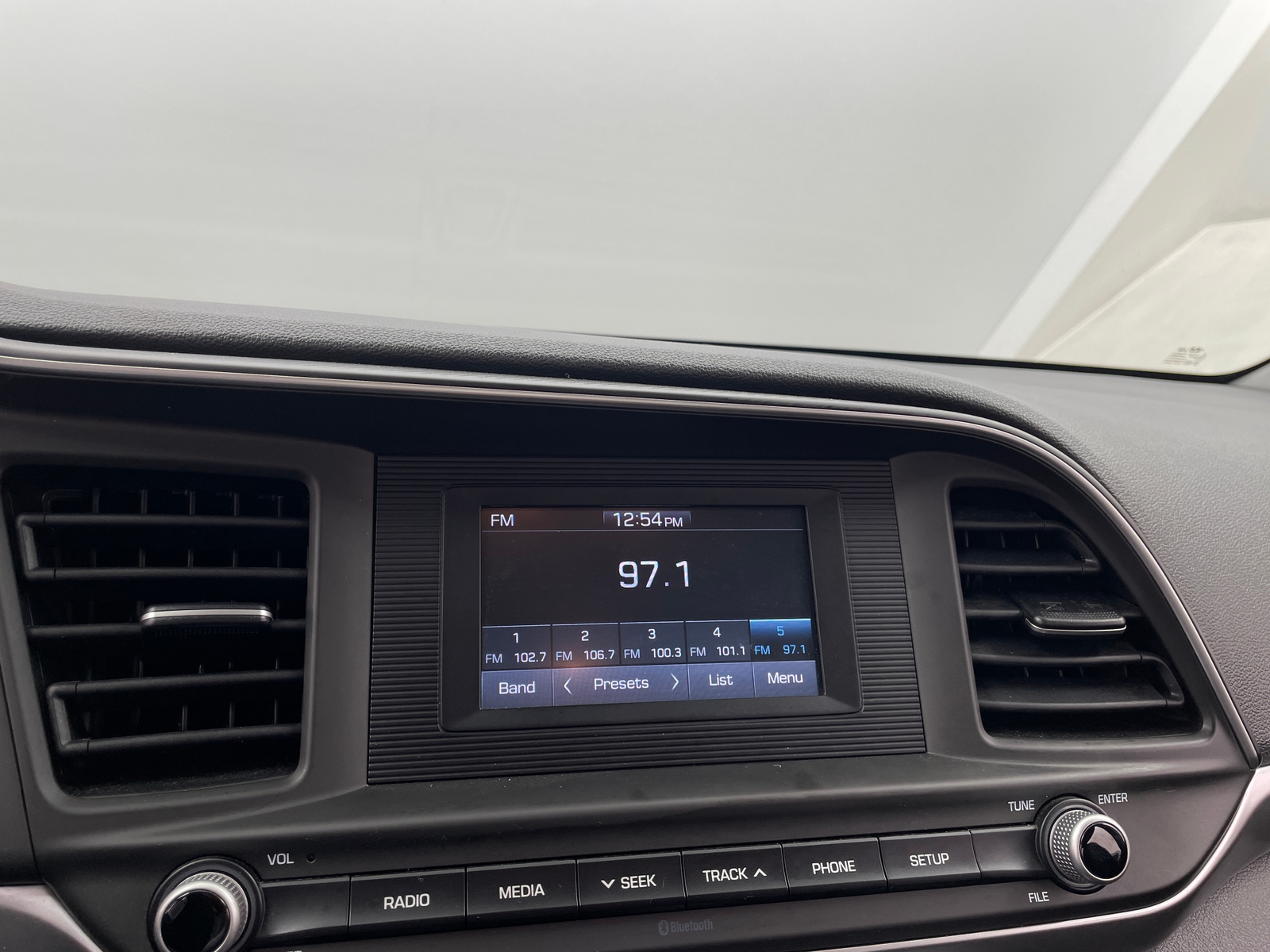 Thumbnail: 2019 Hyundai Elantra - 4