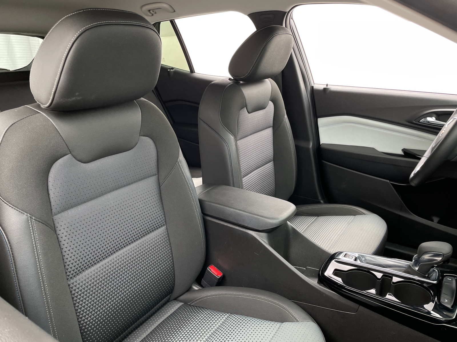 Thumbnail: 2025 Chevrolet Trax - 2