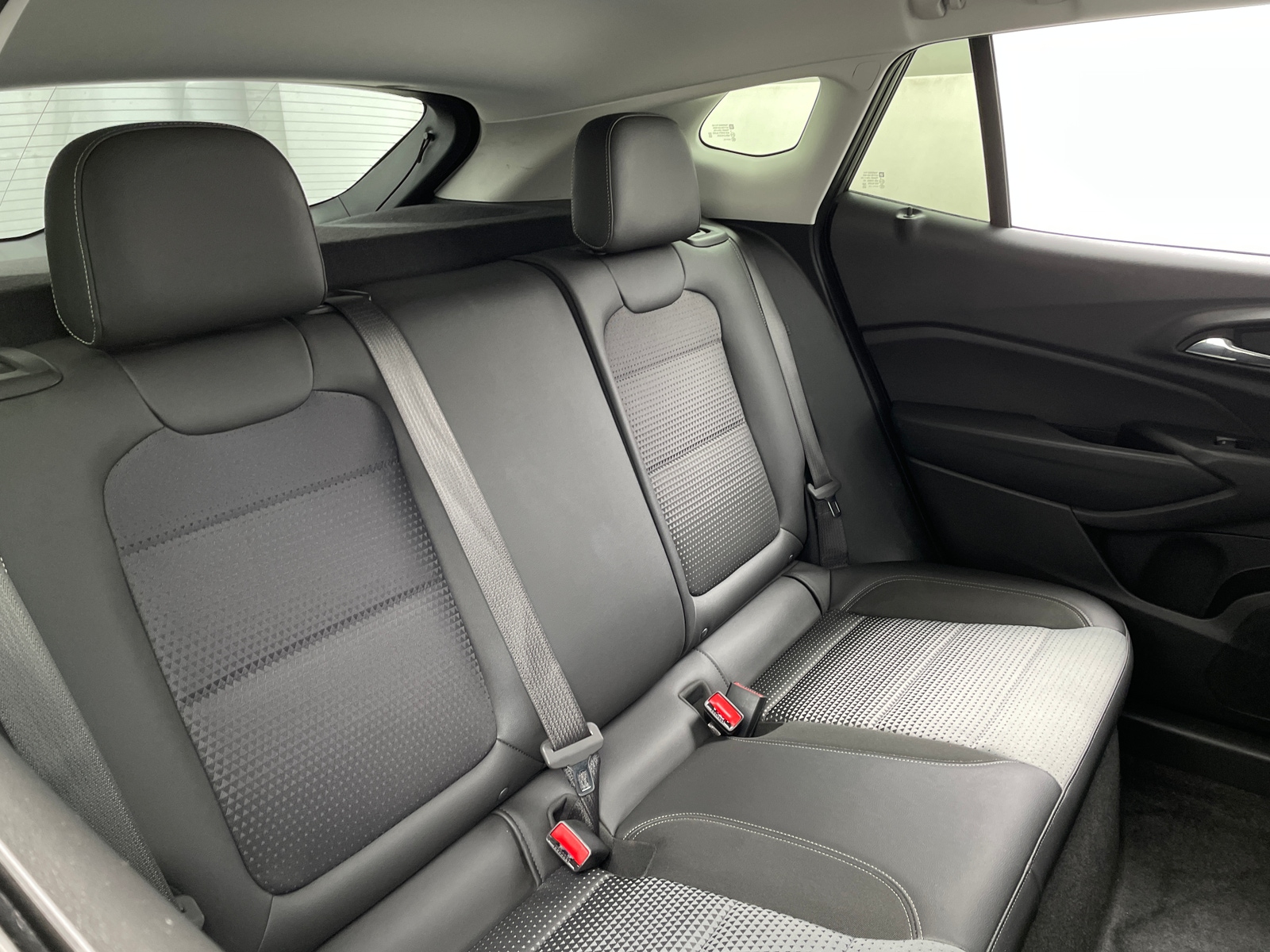 Thumbnail: 2025 Chevrolet Trax - 6