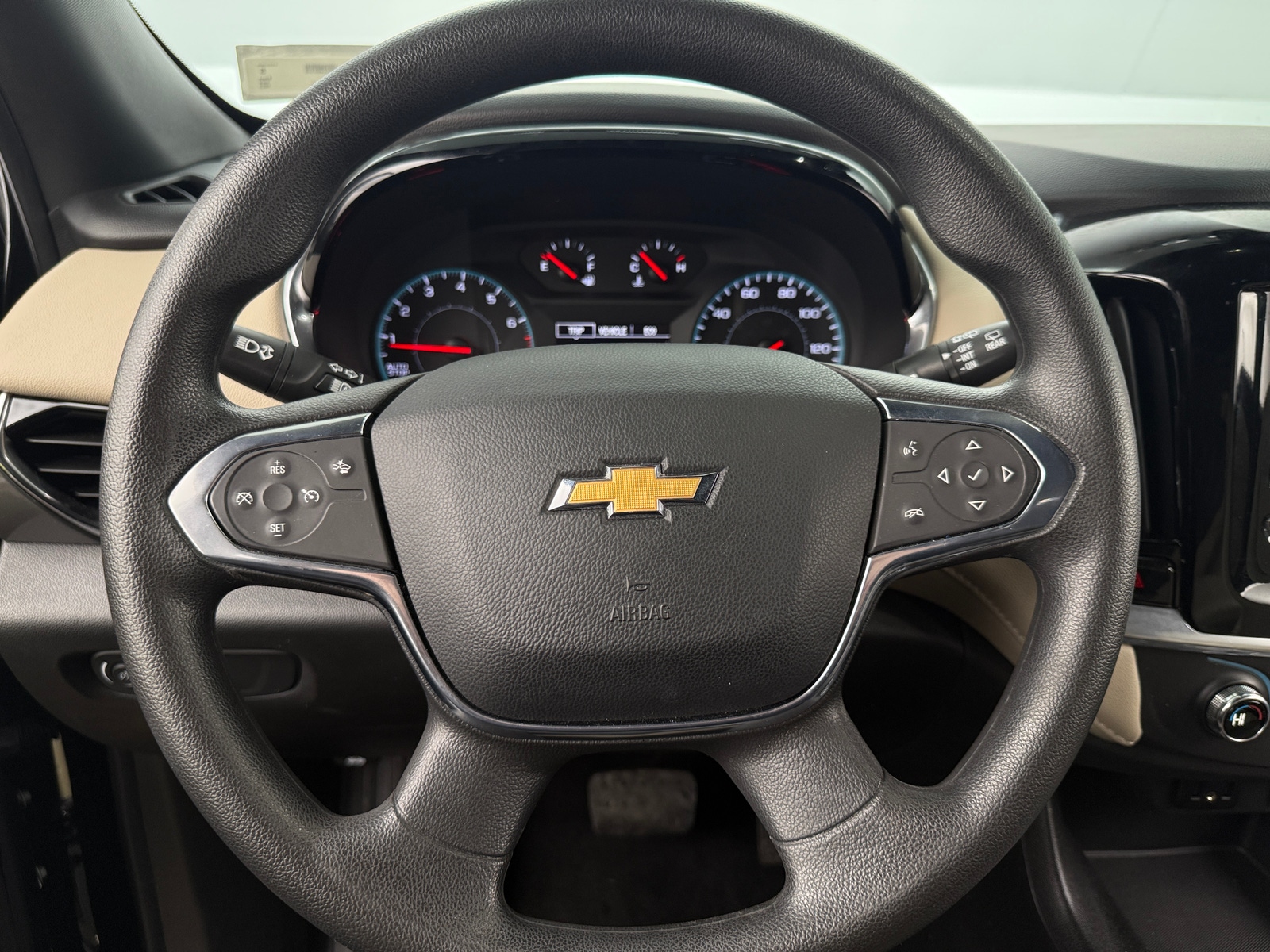 Thumbnail: 2023 Chevrolet Traverse - 5