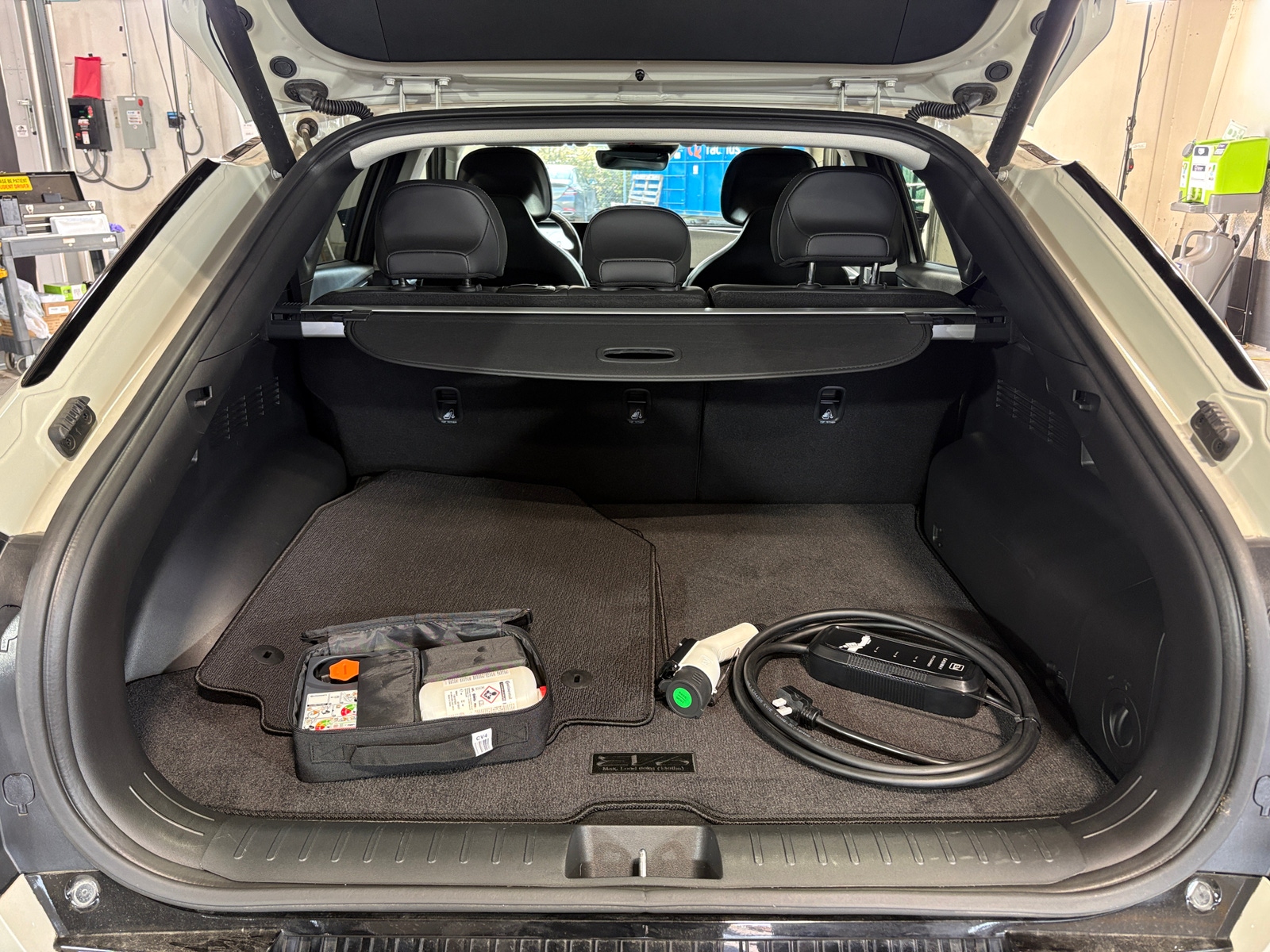 Thumbnail: 2023 Kia EV6 - 6