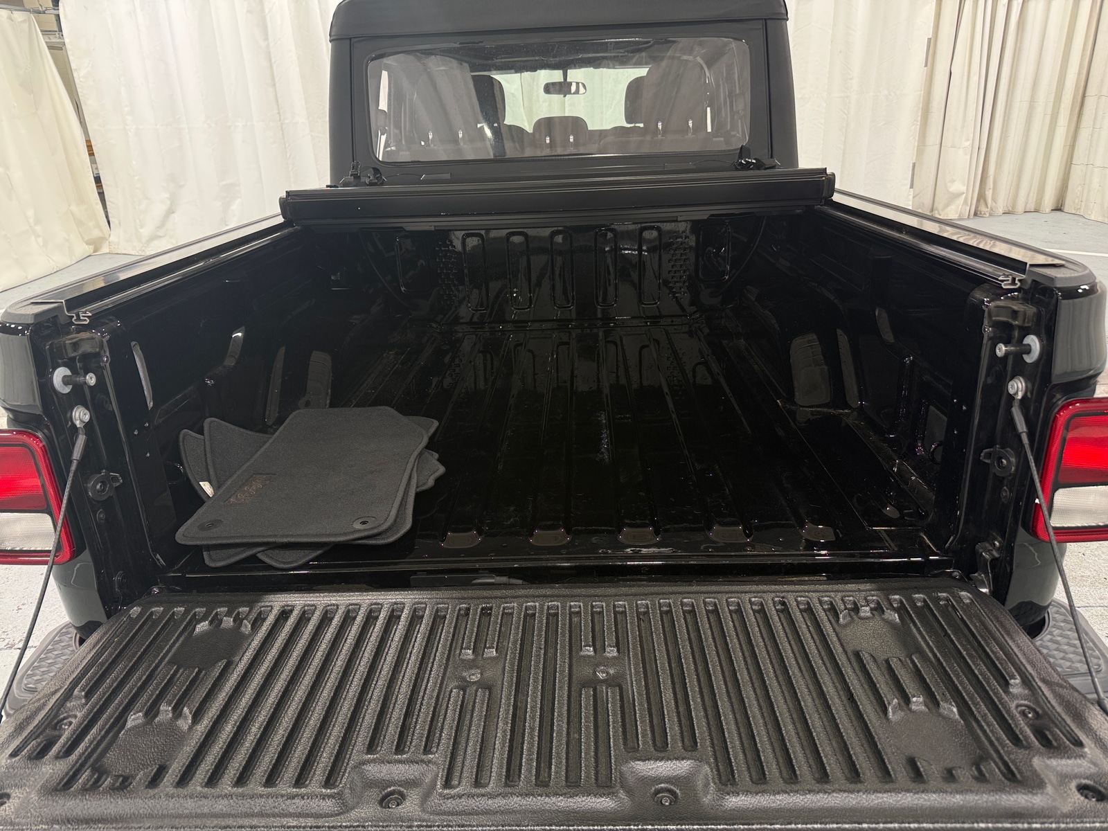 Thumbnail: 2020 Jeep Gladiator - 7