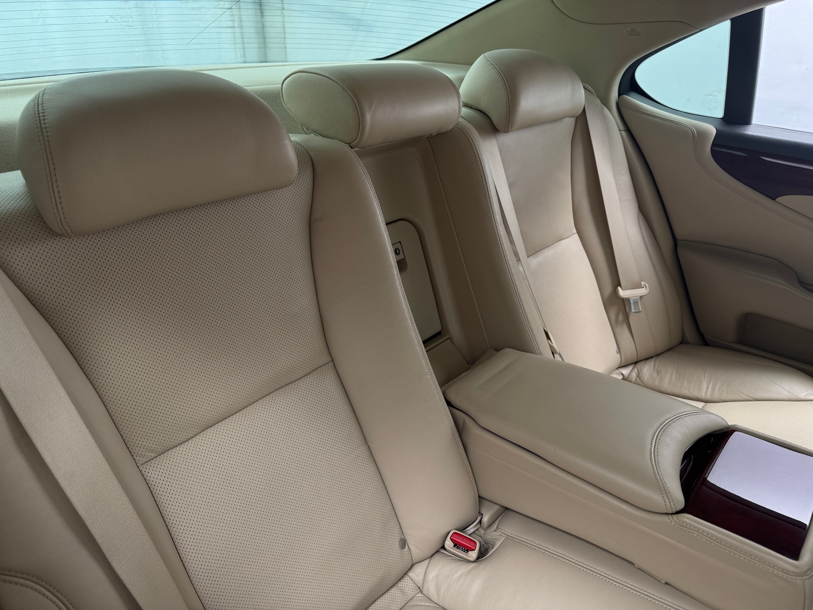 Thumbnail: 2012 Lexus LS - 5