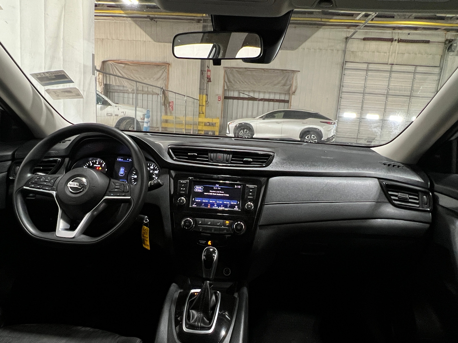 Thumbnail: 2020 Nissan Rogue - 3