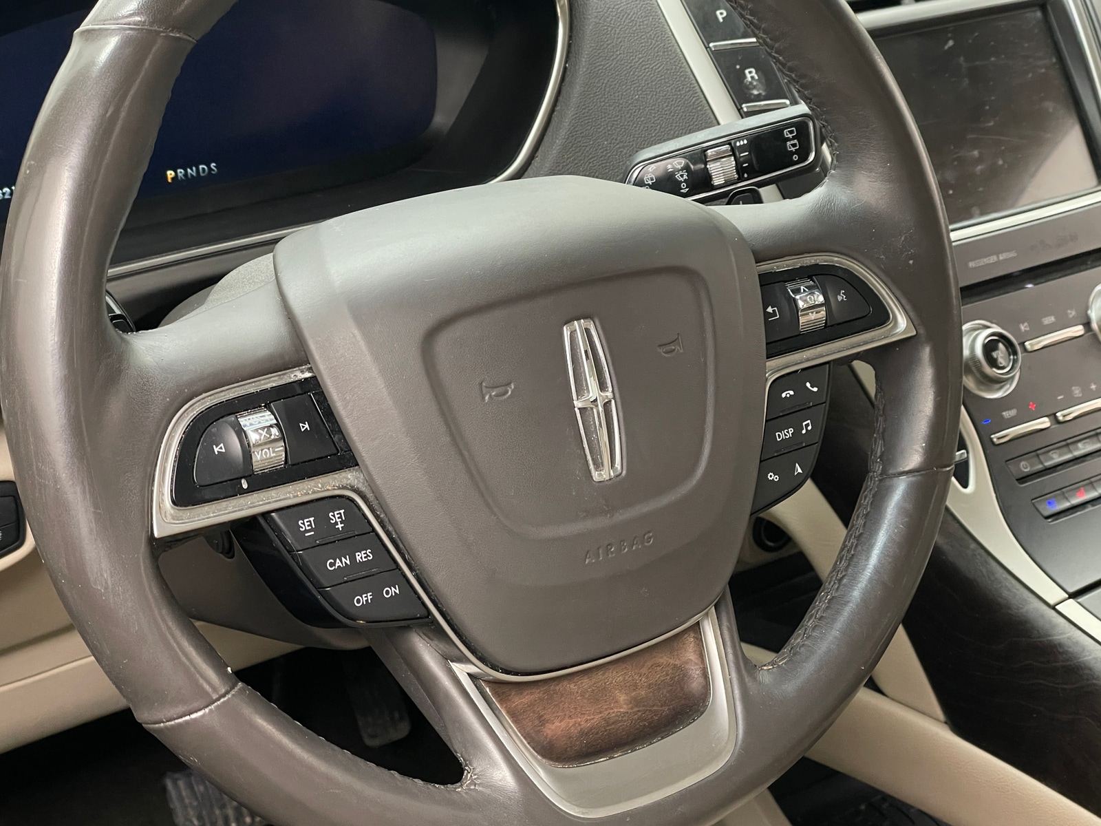 Thumbnail: 2019 Lincoln Nautilus - 4
