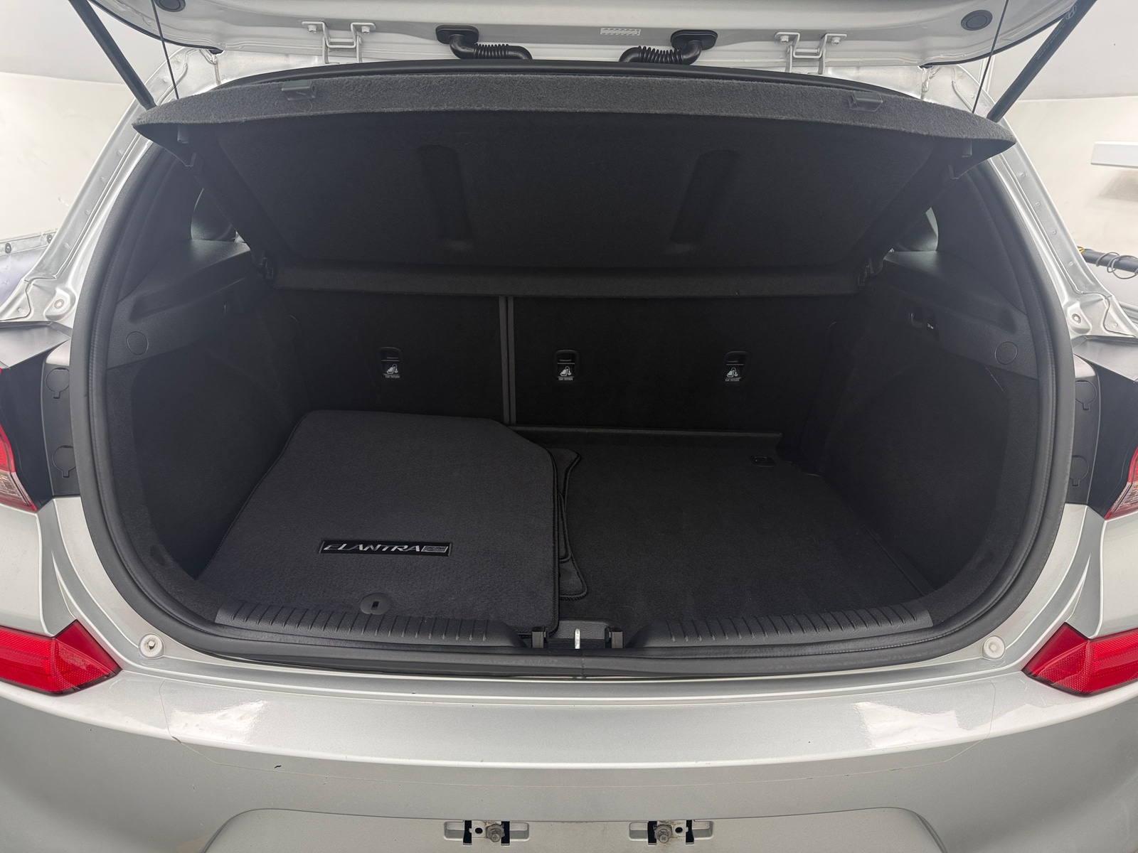 Thumbnail: 2018 Hyundai Elantra - 6