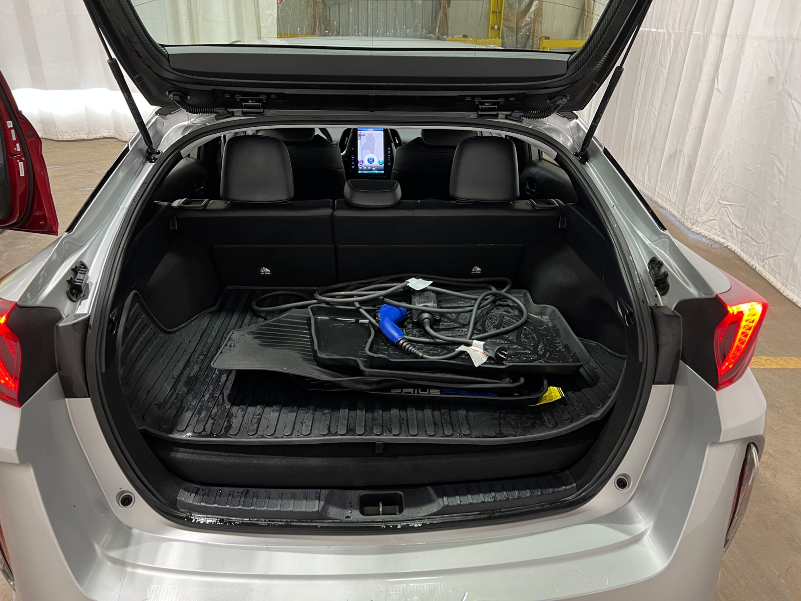 Thumbnail: 2020 Toyota Prius Prime - 6