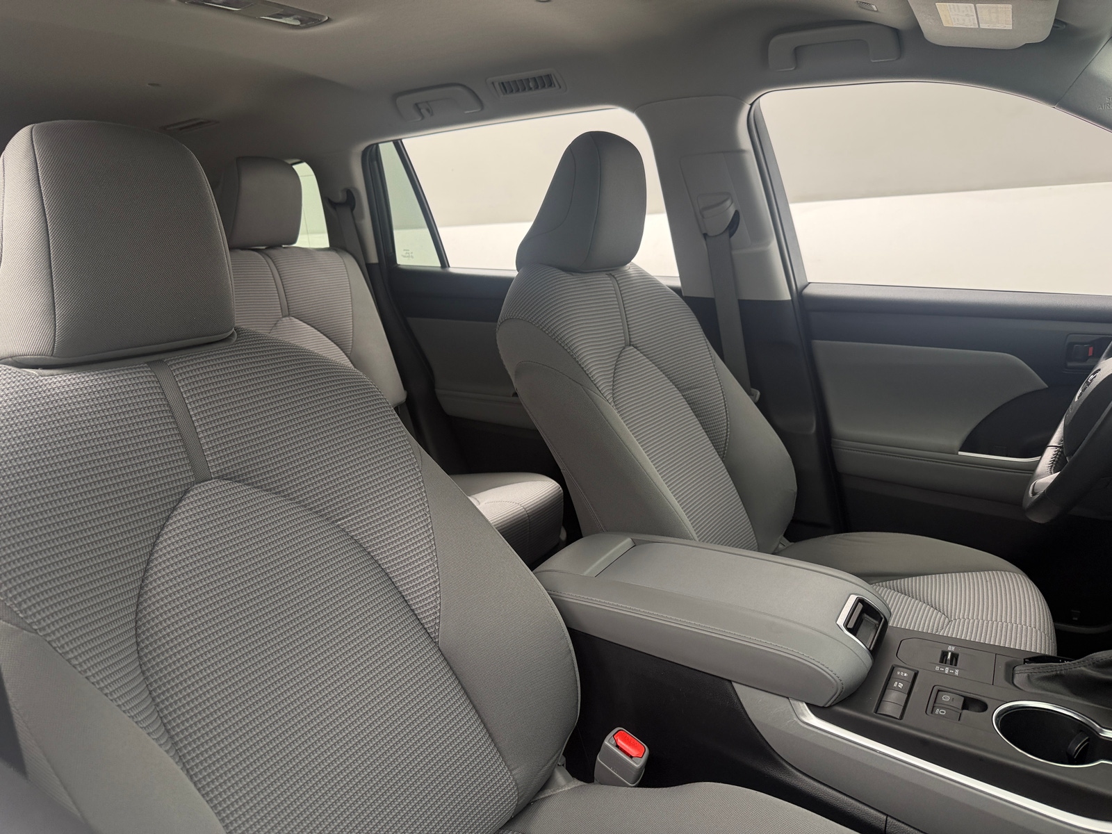 Thumbnail: 2022 Toyota Highlander - 2