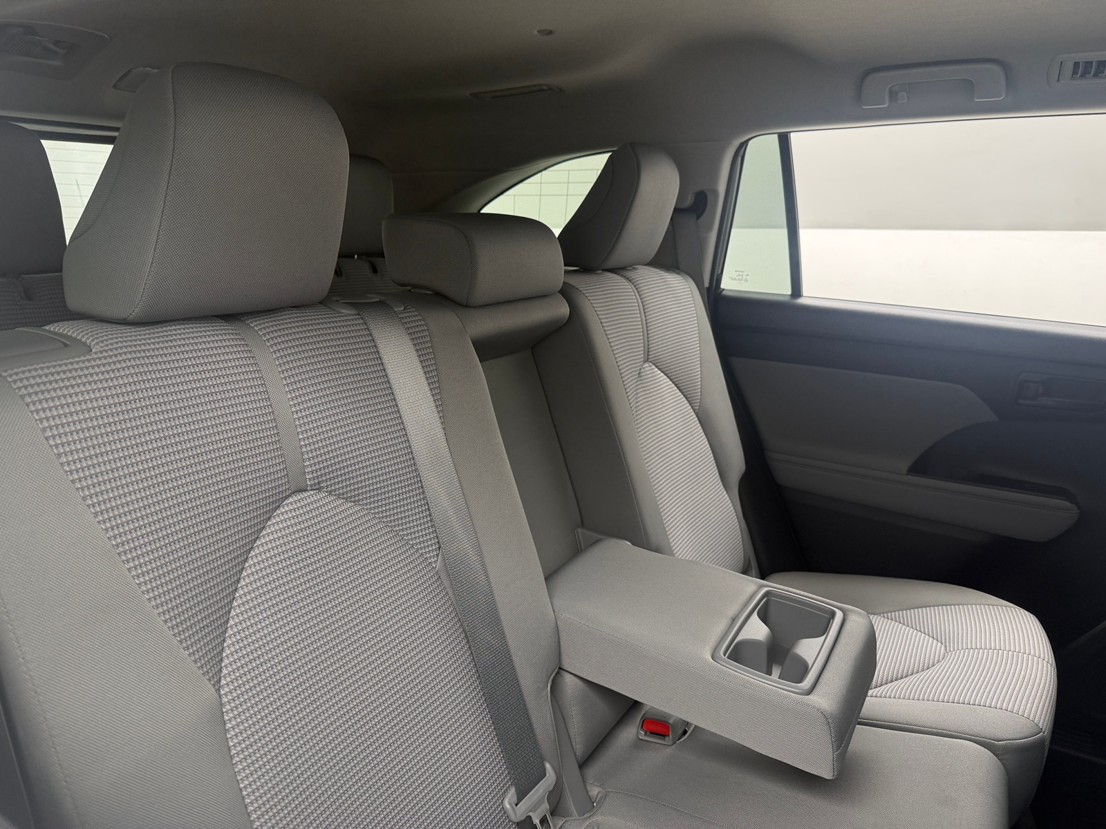 Thumbnail: 2022 Toyota Highlander - 6