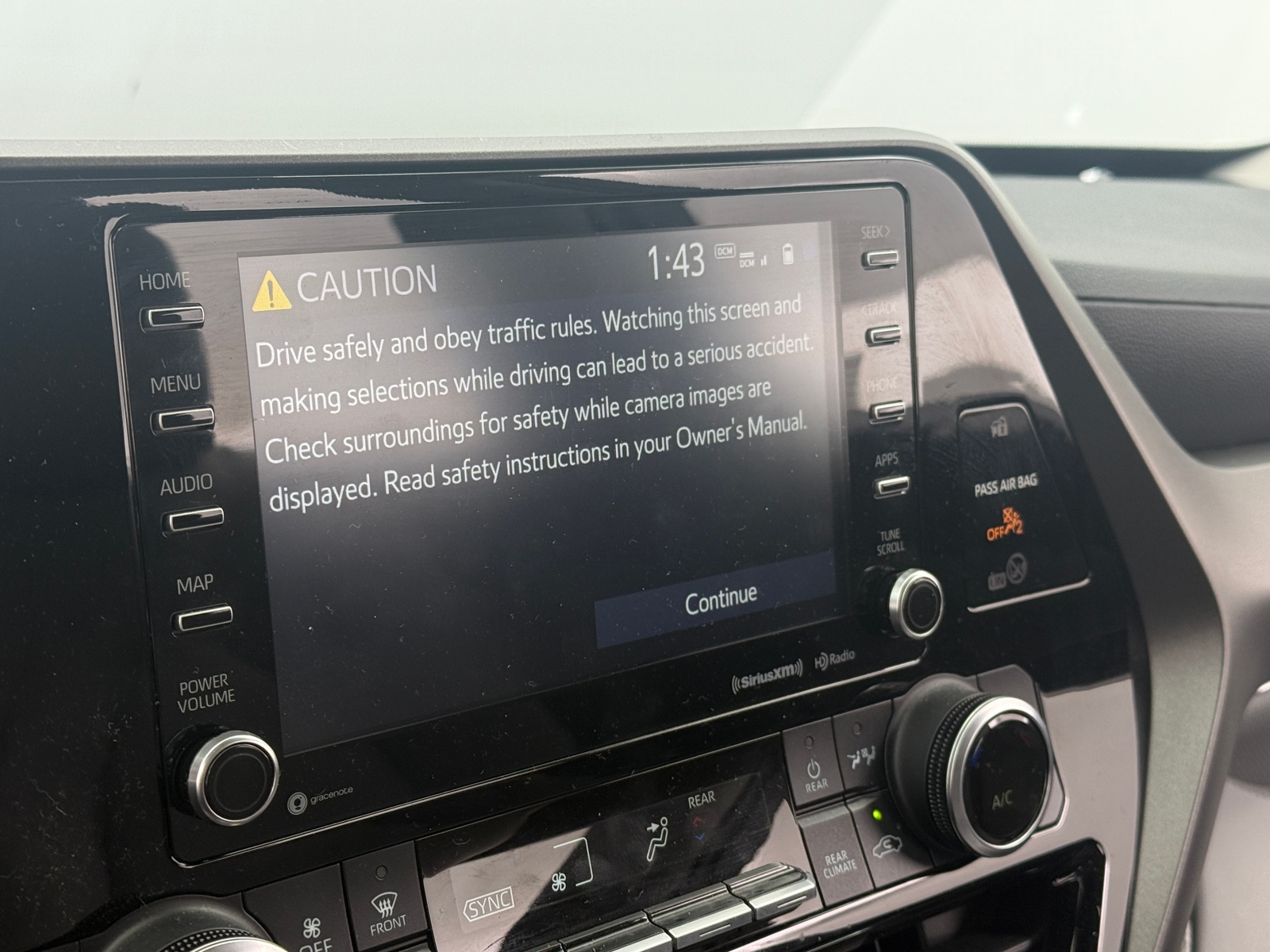 Thumbnail: 2022 Toyota Highlander - 4