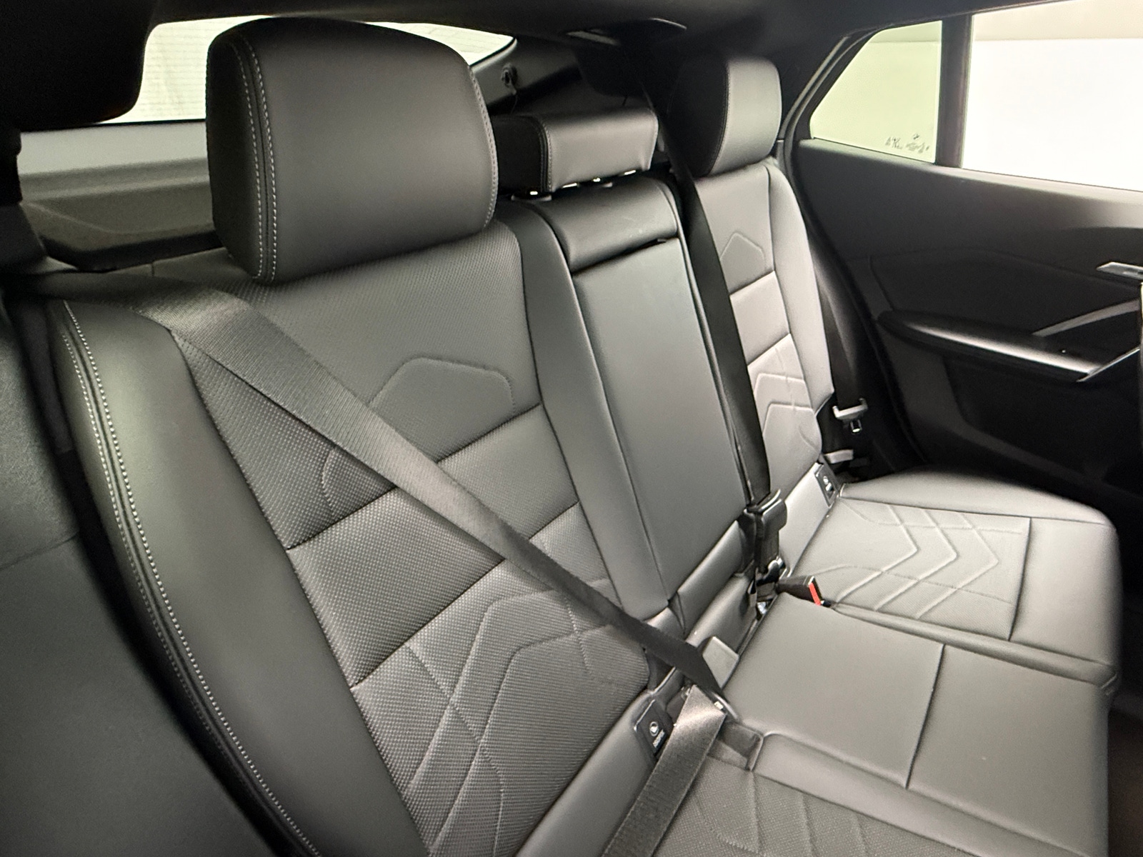 Thumbnail: 2025 BMW X2 - 5