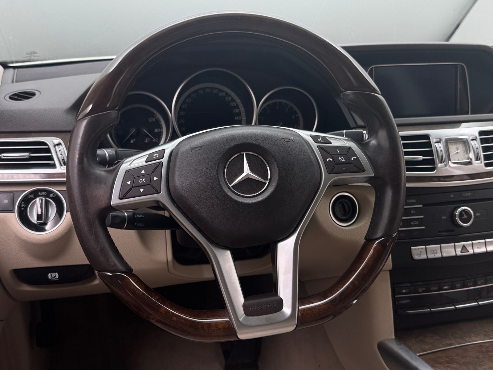 Thumbnail: 2016 Mercedes-Benz E-Class - 4
