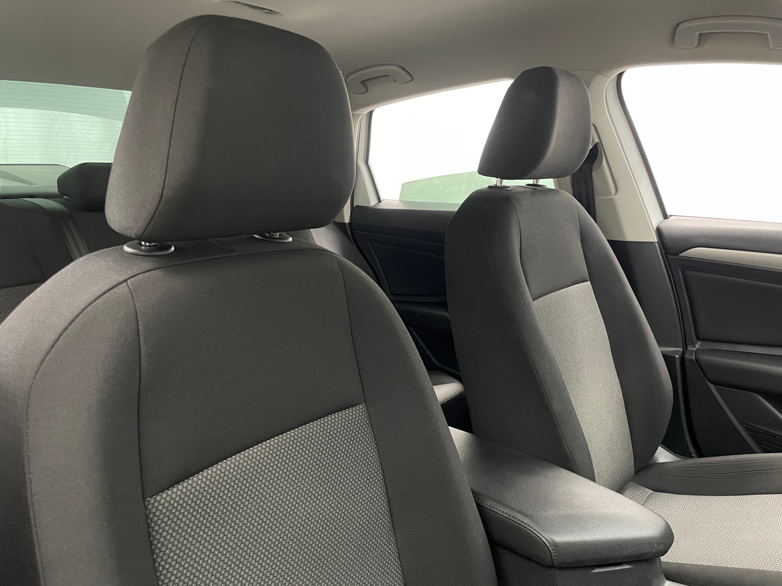 Thumbnail: 2021 Volkswagen Jetta - 2