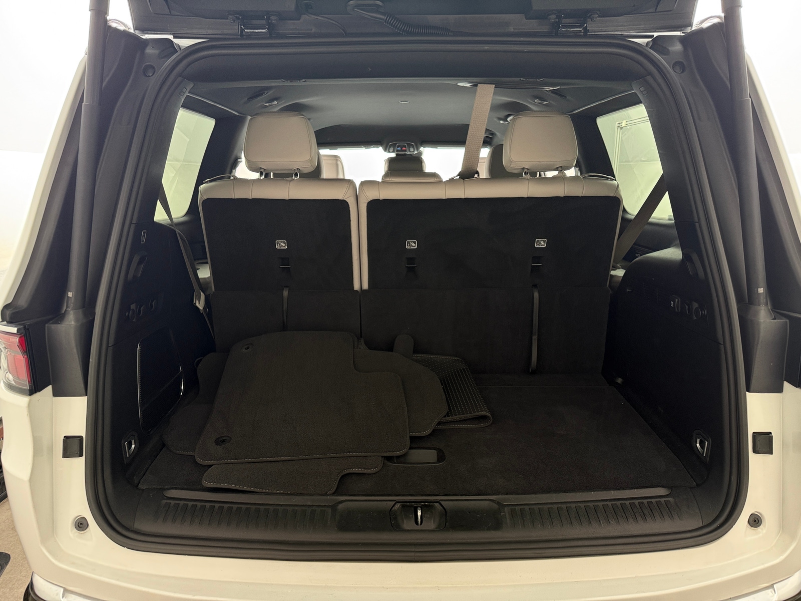 Thumbnail: 2025 Jeep Wagoneer - 6