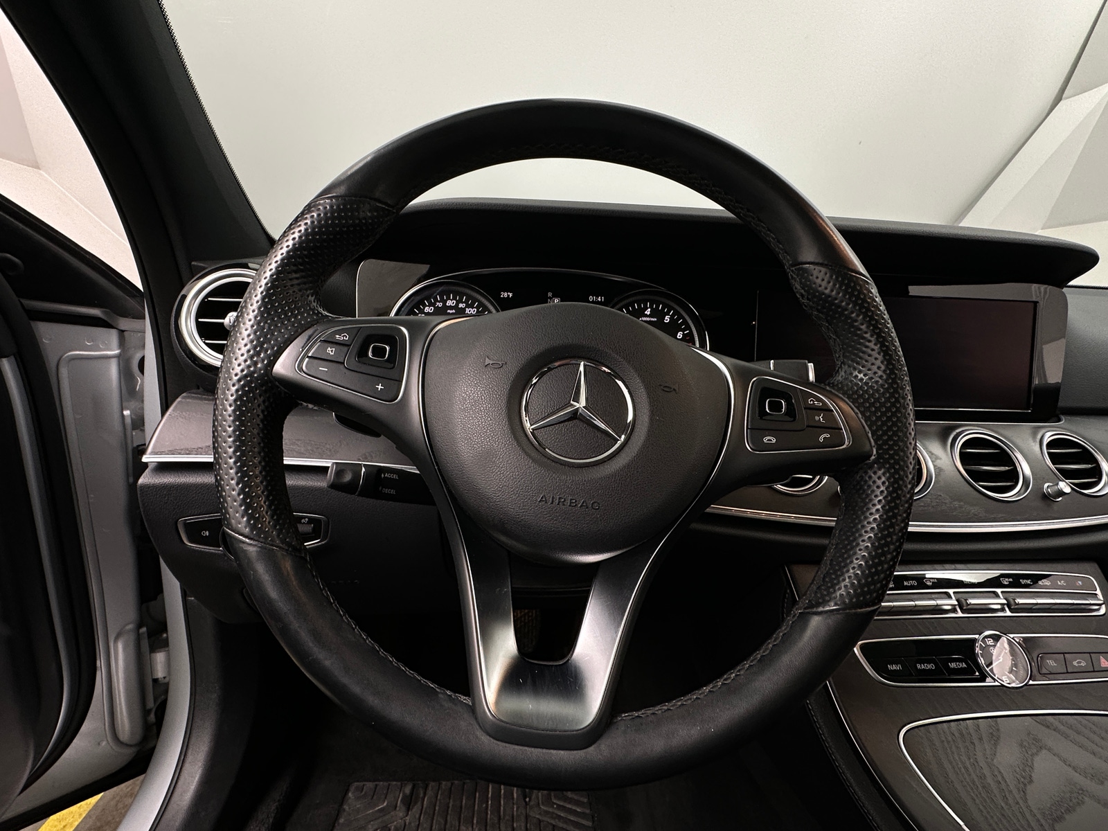 Thumbnail: 2018 Mercedes-Benz E-Class - 4