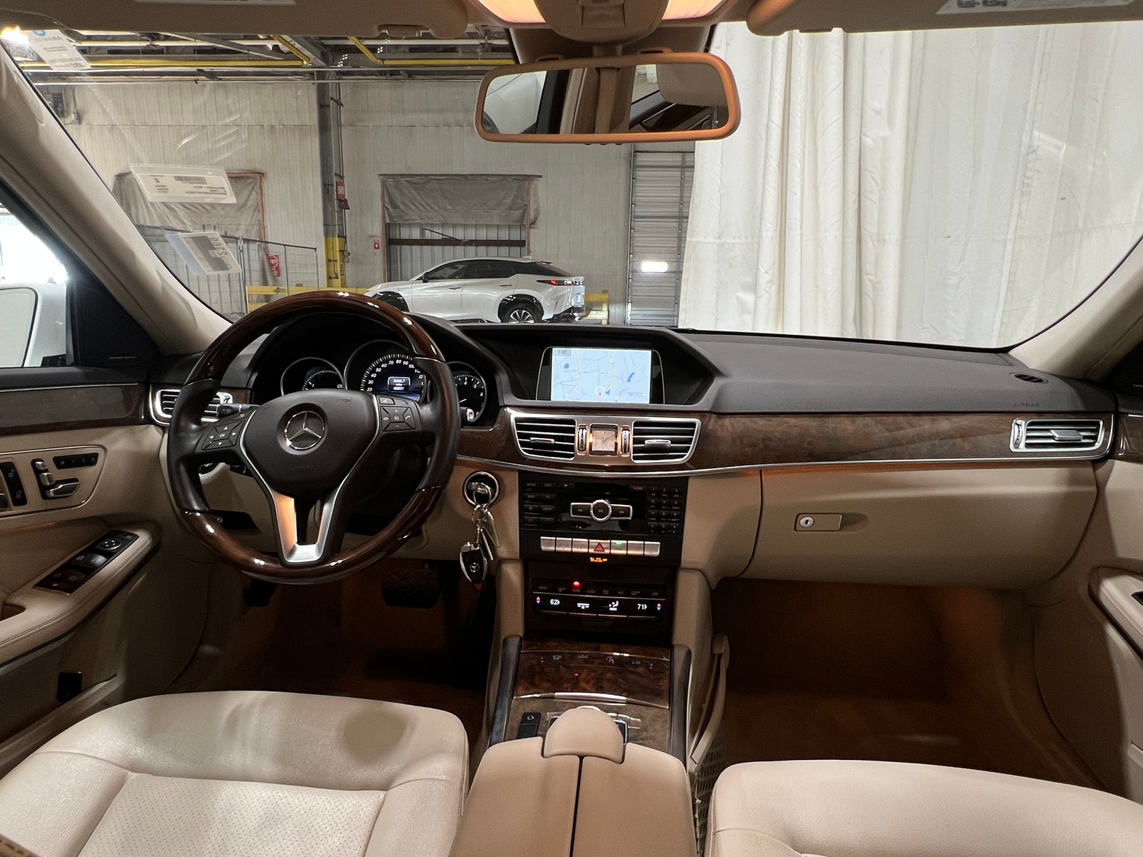 Thumbnail: 2014 Mercedes-Benz E-Class - 2