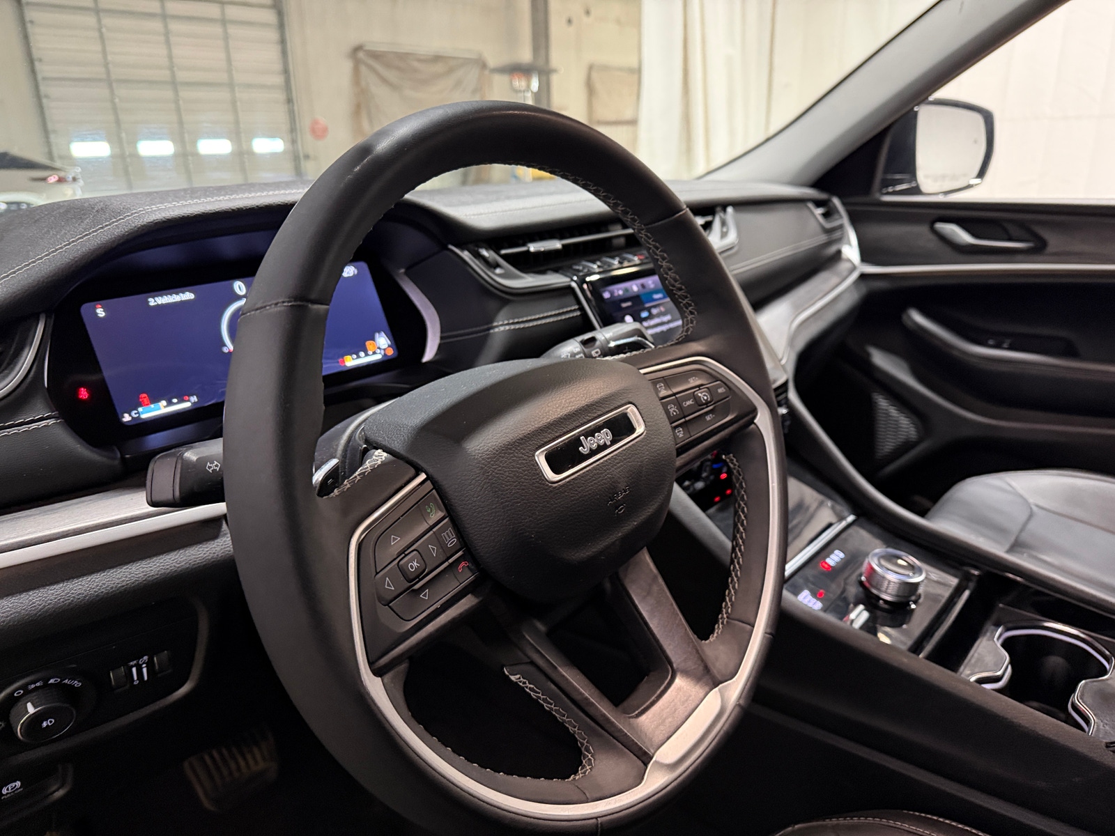 Thumbnail: 2023 Jeep Grand Cherokee - 4